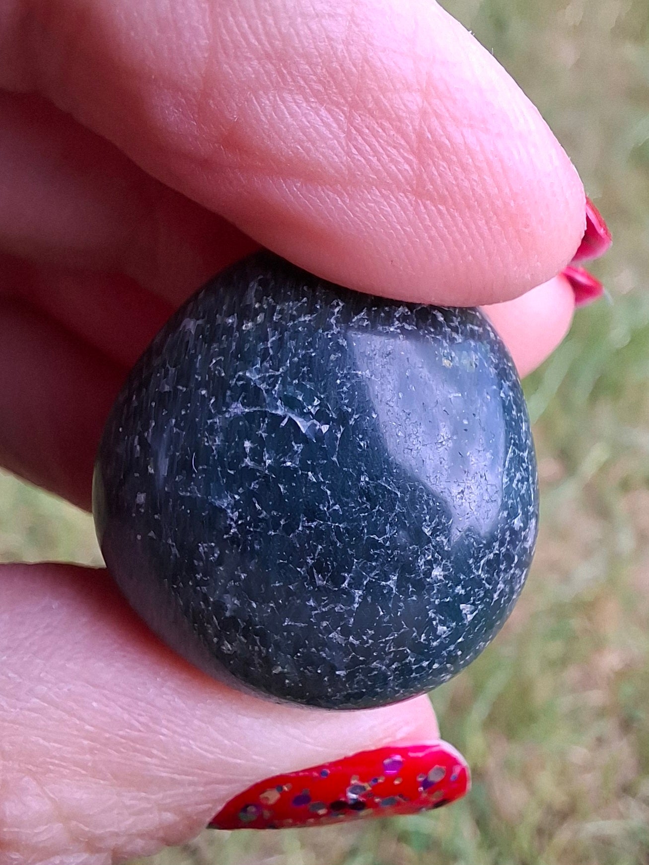 Green Moss Agate, Tumble Stone, Crystal (Ref: T166)