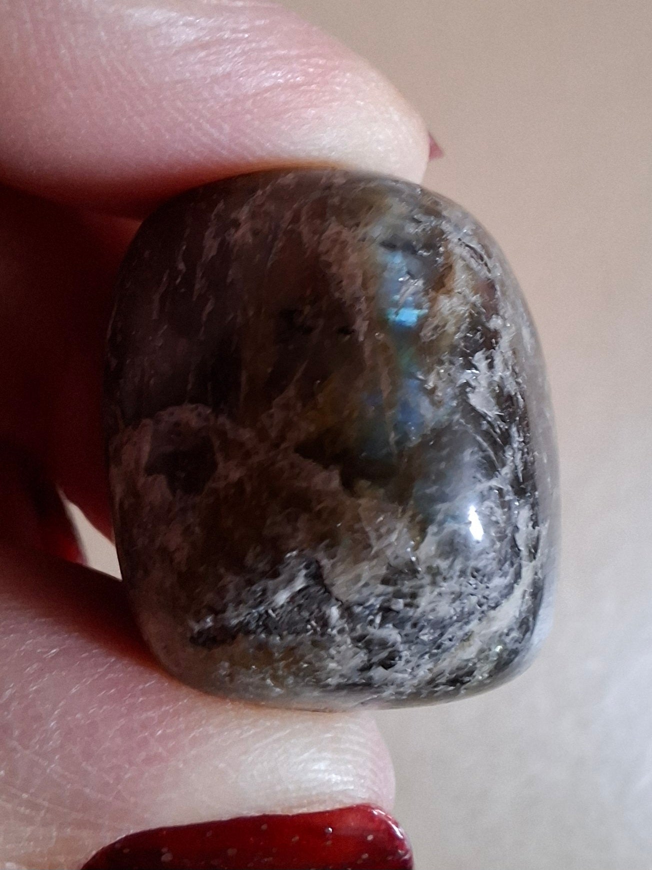 Labradorite, Tumble Stone, Crystal (Ref: T210)