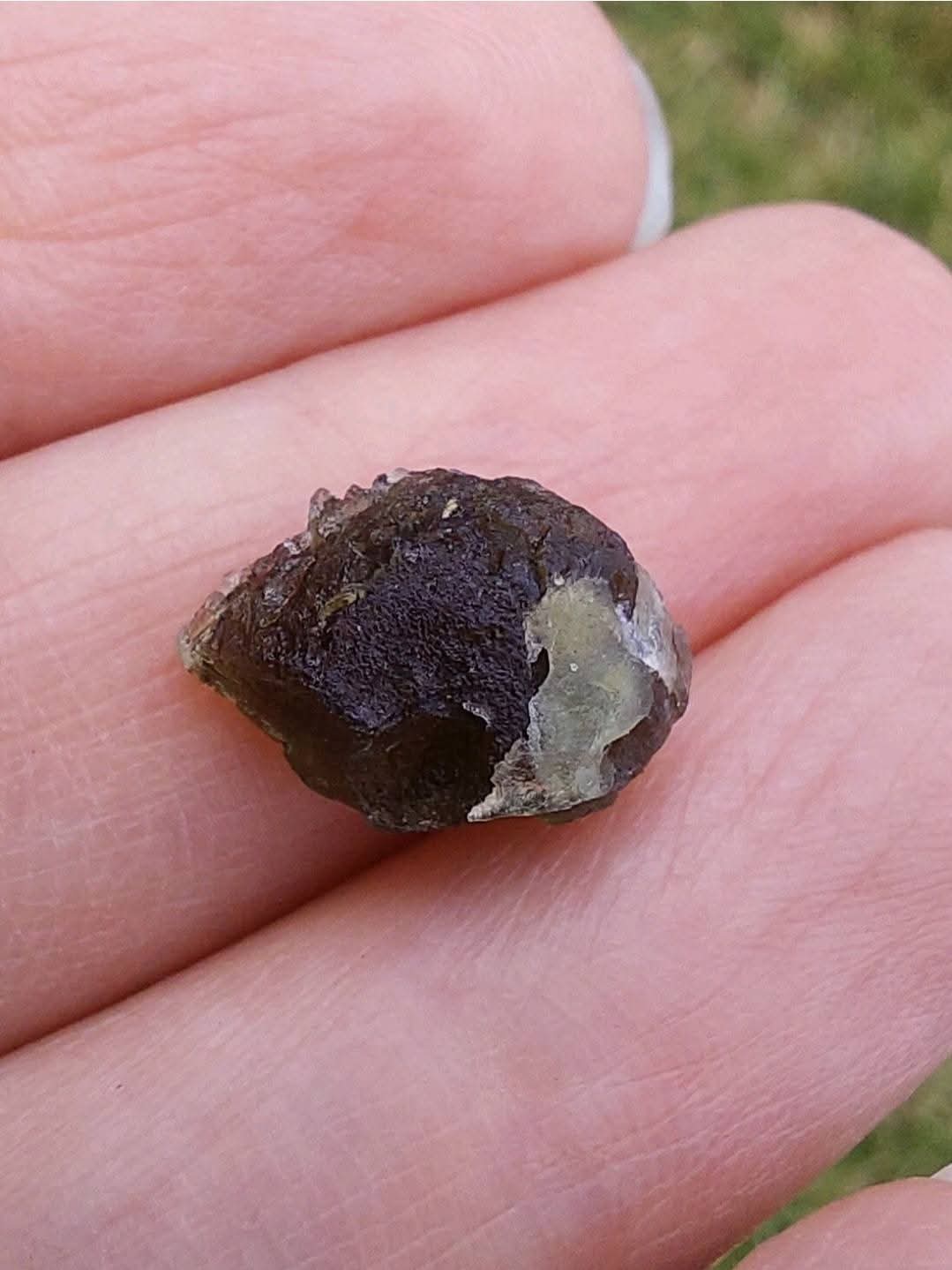 Moldavite Piece, 0.90g, Tektite (Ref: E209)