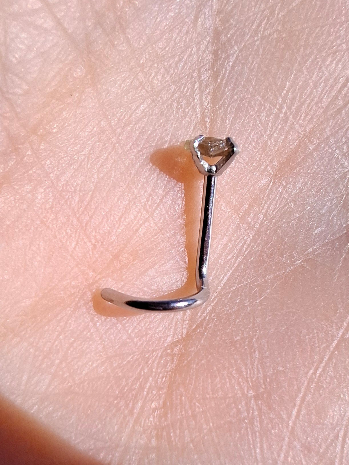 Moldavite (raw) NOSE STUD, 20G, Corkscrew, Surgical steel, Tektite (Ref: N14)