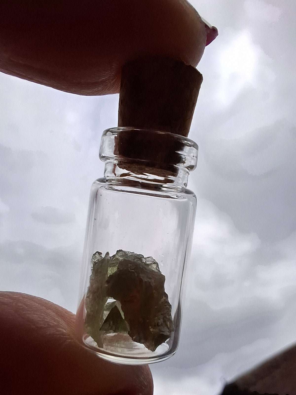 Moldavite Chips (0.50g) in 1ml Bottle, Tektite (Ref: B22)