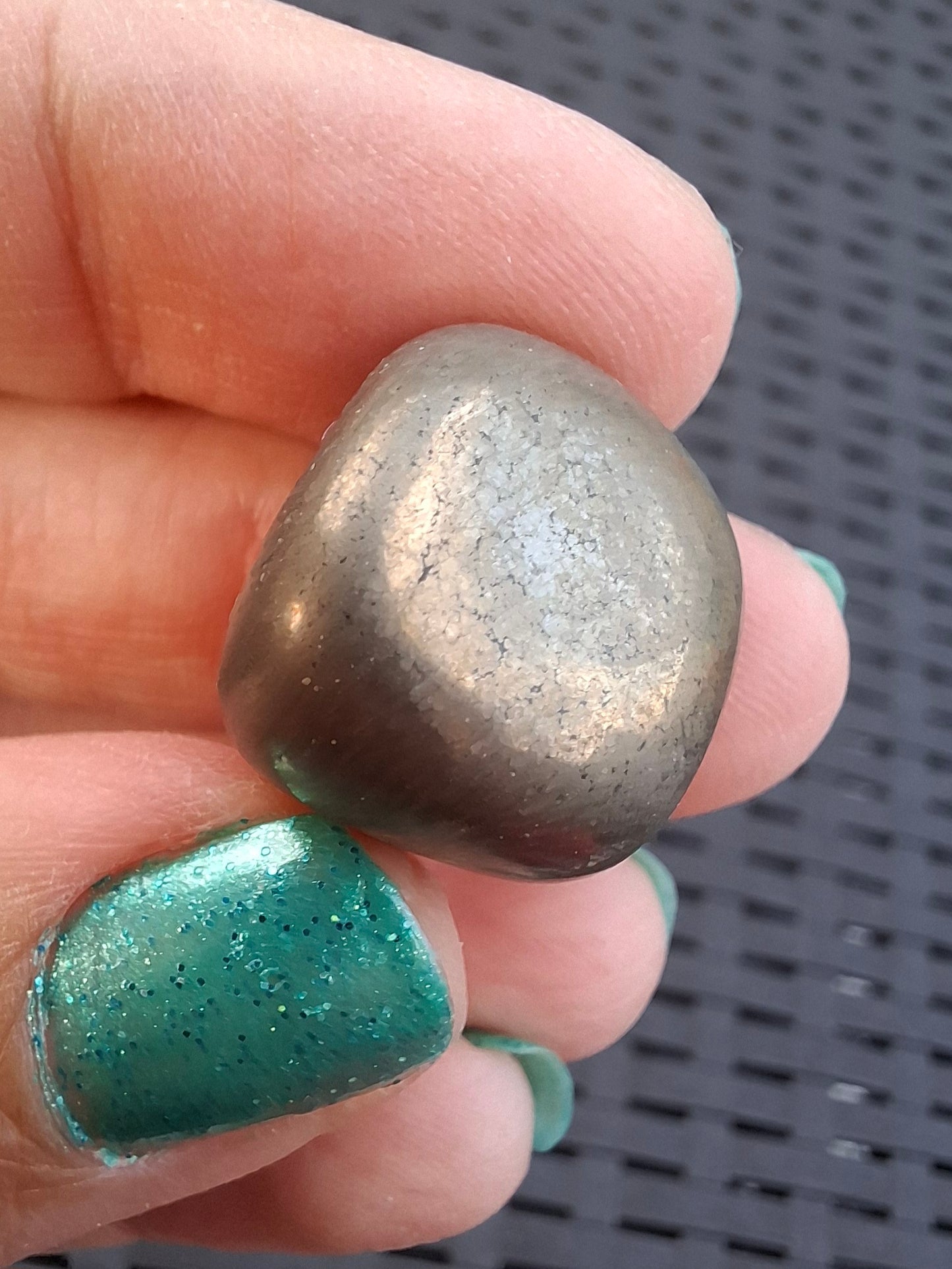 Apache Gold Tumble Stone, Crystal (Ref: T231)