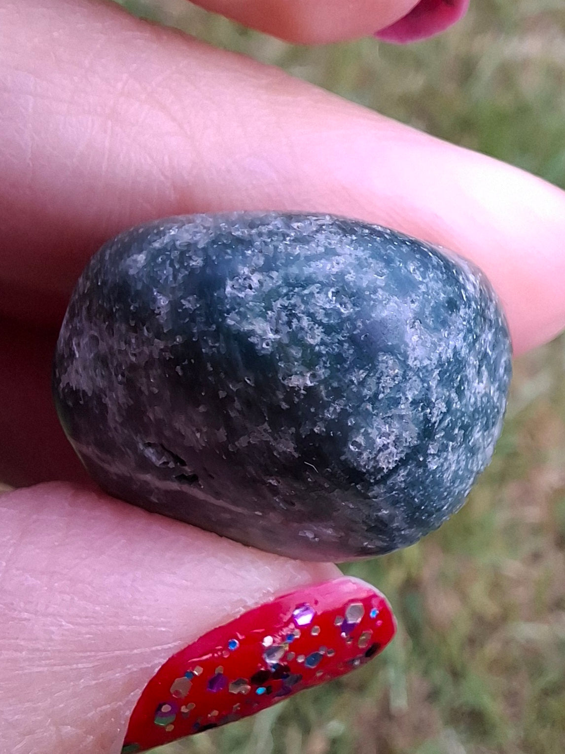 Green Moss Agate, Tumble Stone, Crystal (Ref: T172)