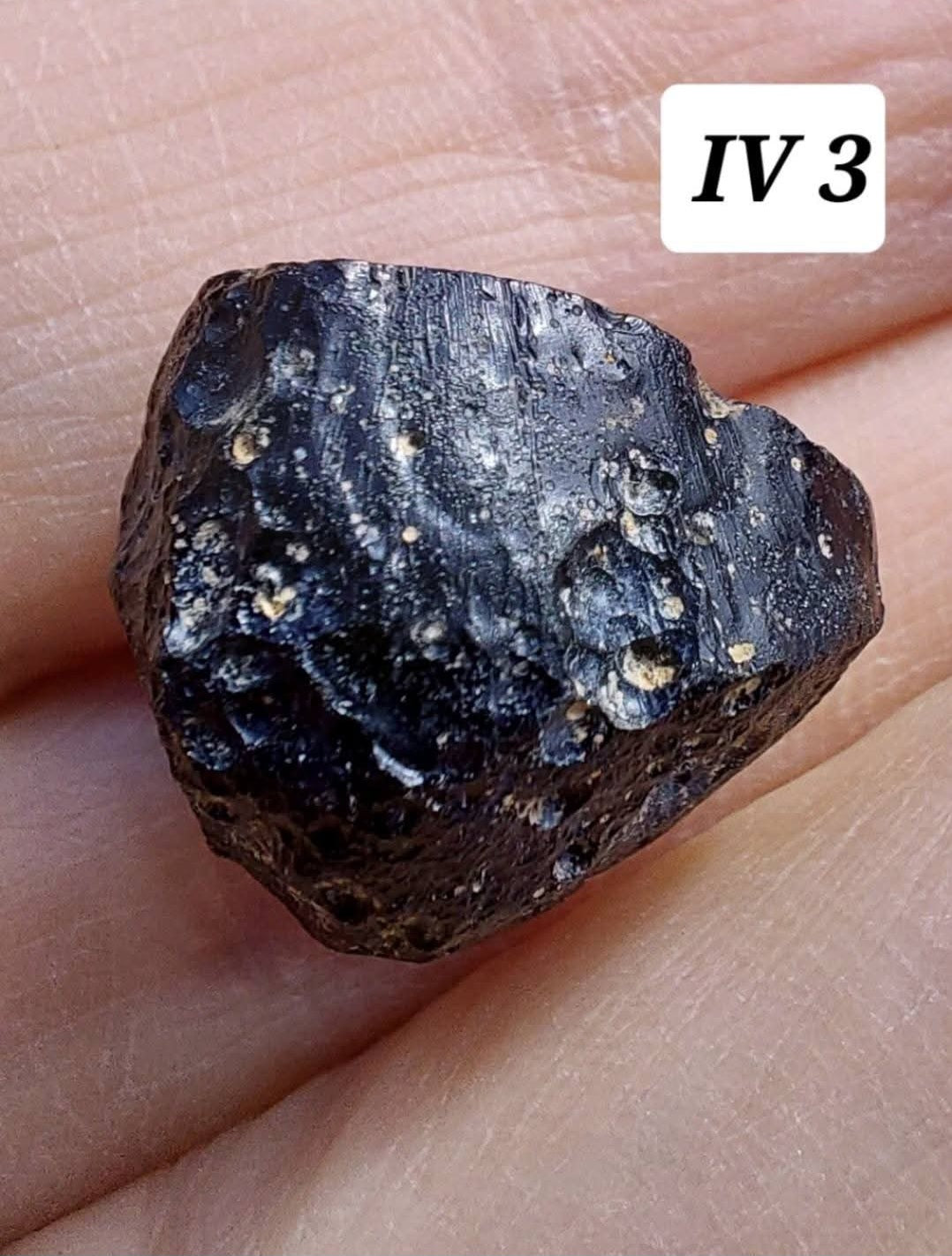 Ivory Coast (Ivorite), RAREST TEKTITE IN THE WORLD, 4.01g, Tektite (Ref: IV3)