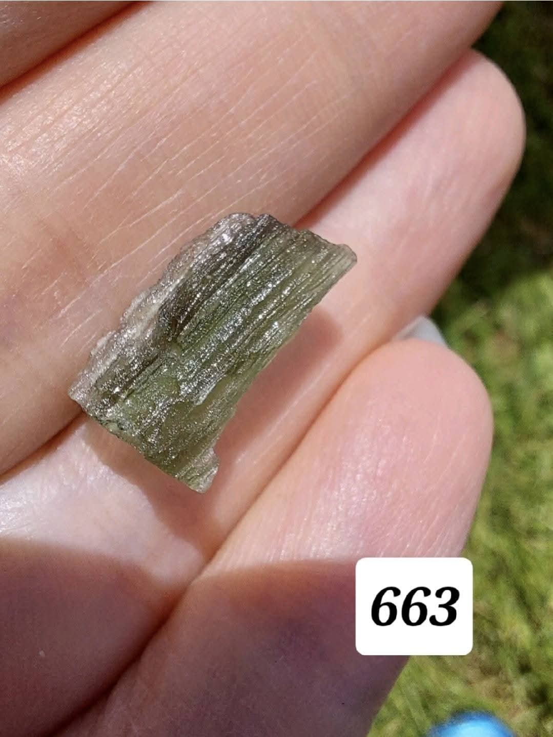 Moldavite Piece, 0.68g, Tektite (Ref: 663)