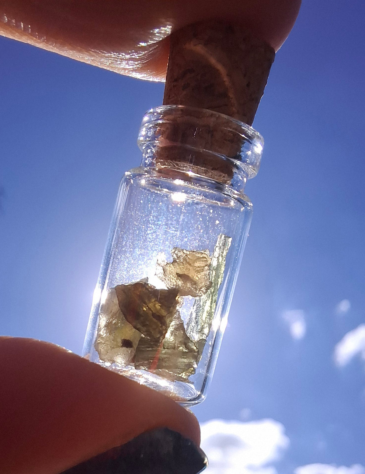 Moldavite Chips (0.50g) in 1ml Bottle, Tektite (Ref: B27)