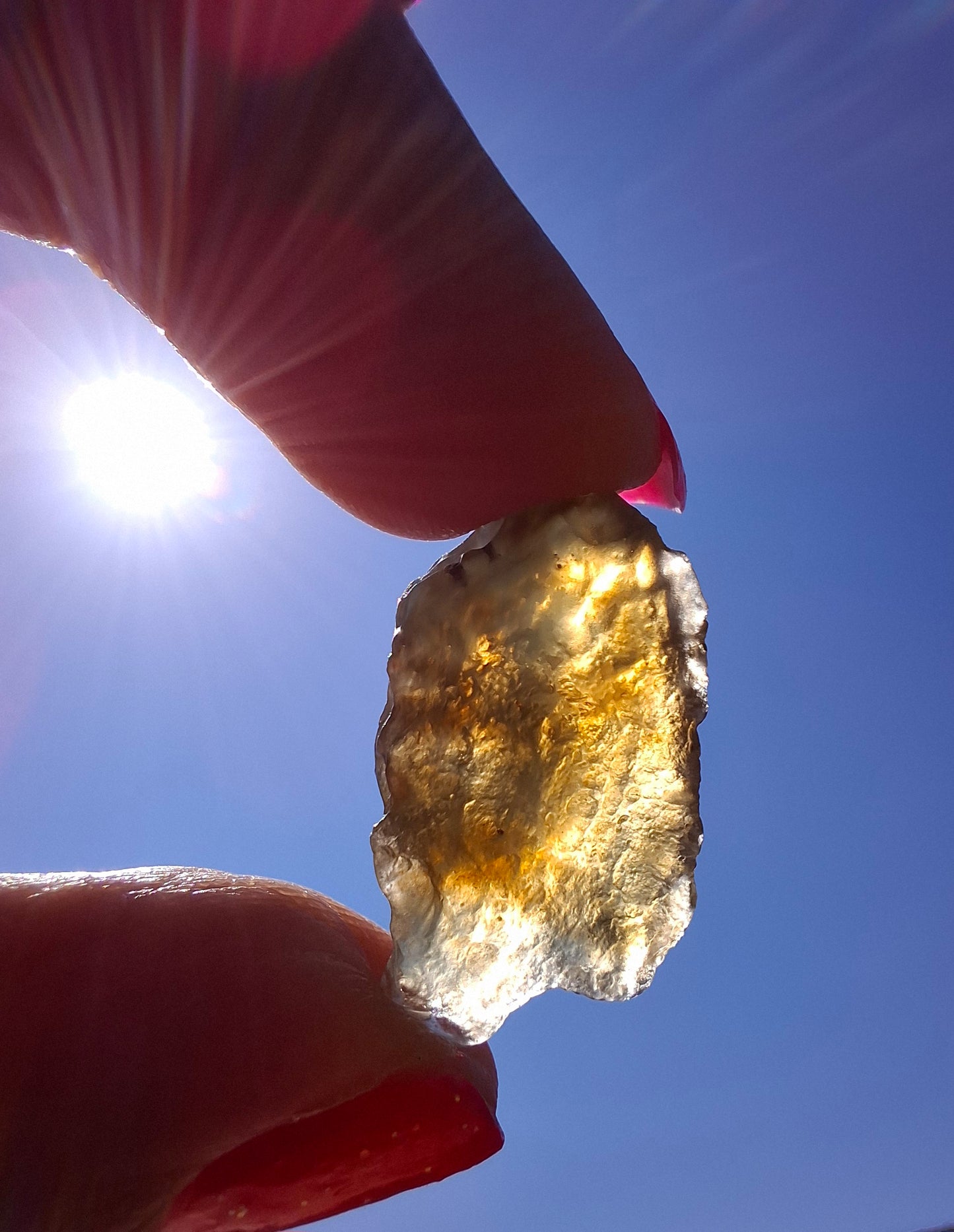 Libyan Desert Glass (darker) piece, 2.88g, Tektite (Ref: L1358)