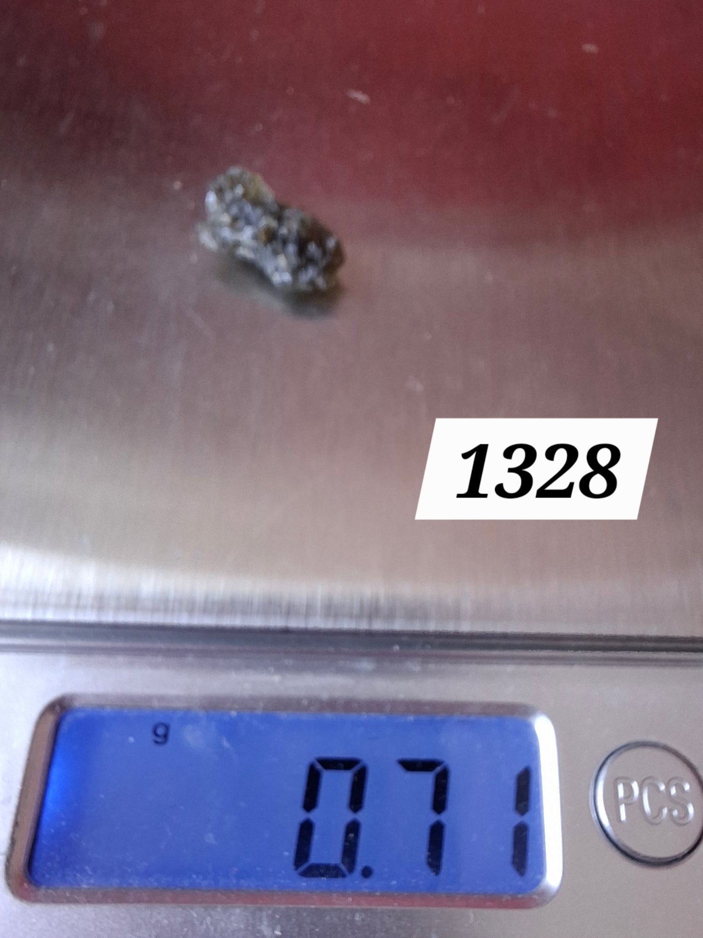 Moldavite Piece, 0.71g, Tektite (Ref: 1328)