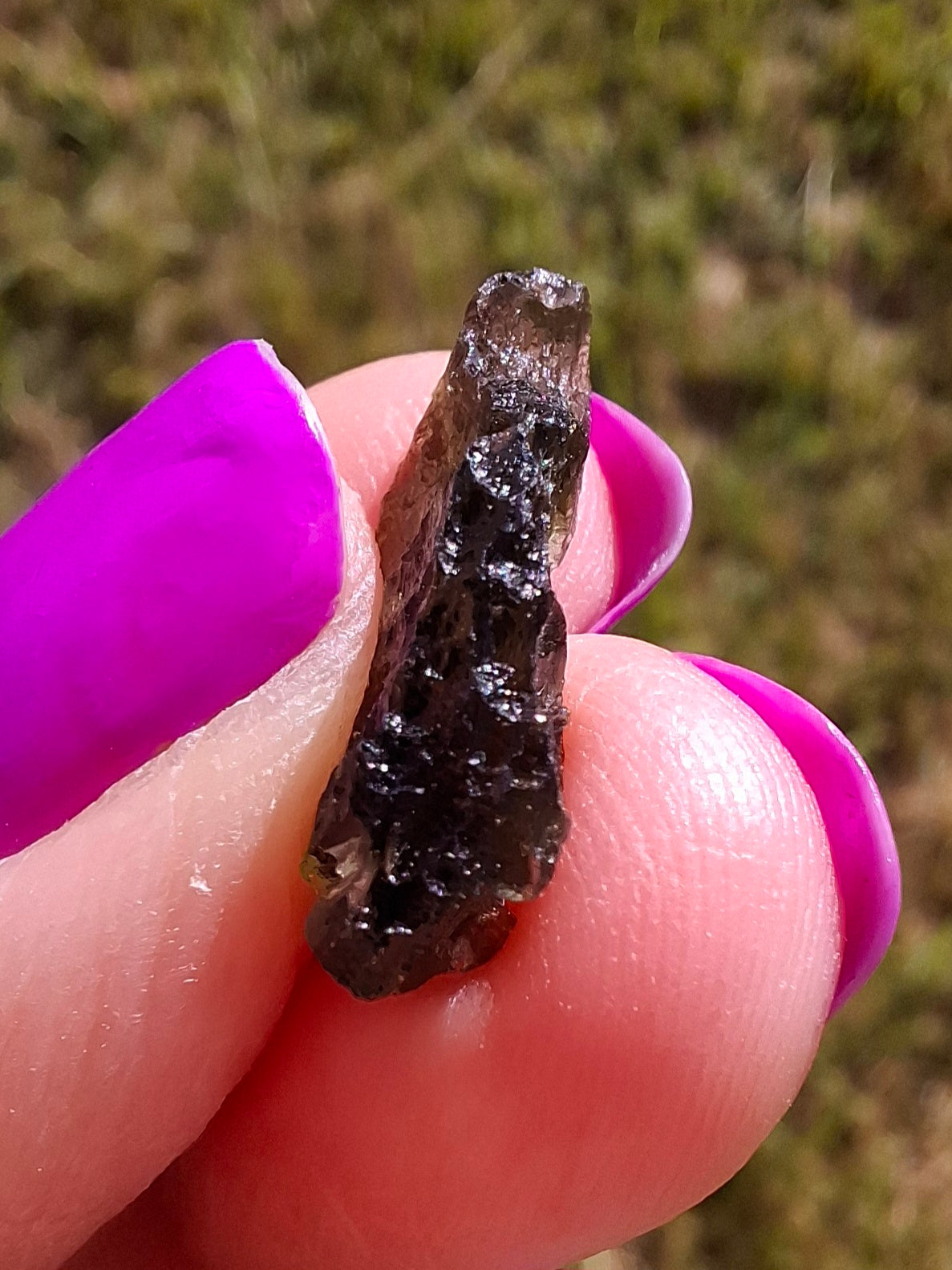 Moldavite Piece, 0.98g, Tektite (Ref: 1427)