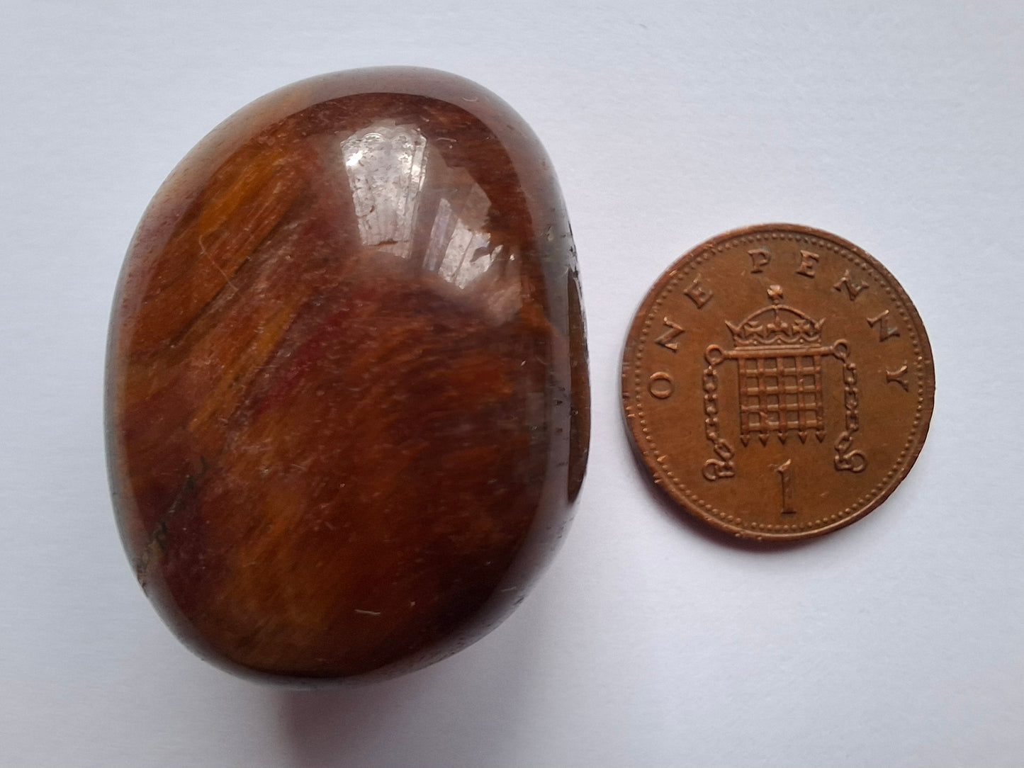 Tigers Eye, Tumble Stone, Crystal (Ref: T136)