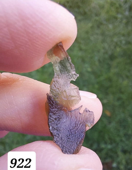 Moldavite Piece, 0.82g, Tektite (Ref: 922)