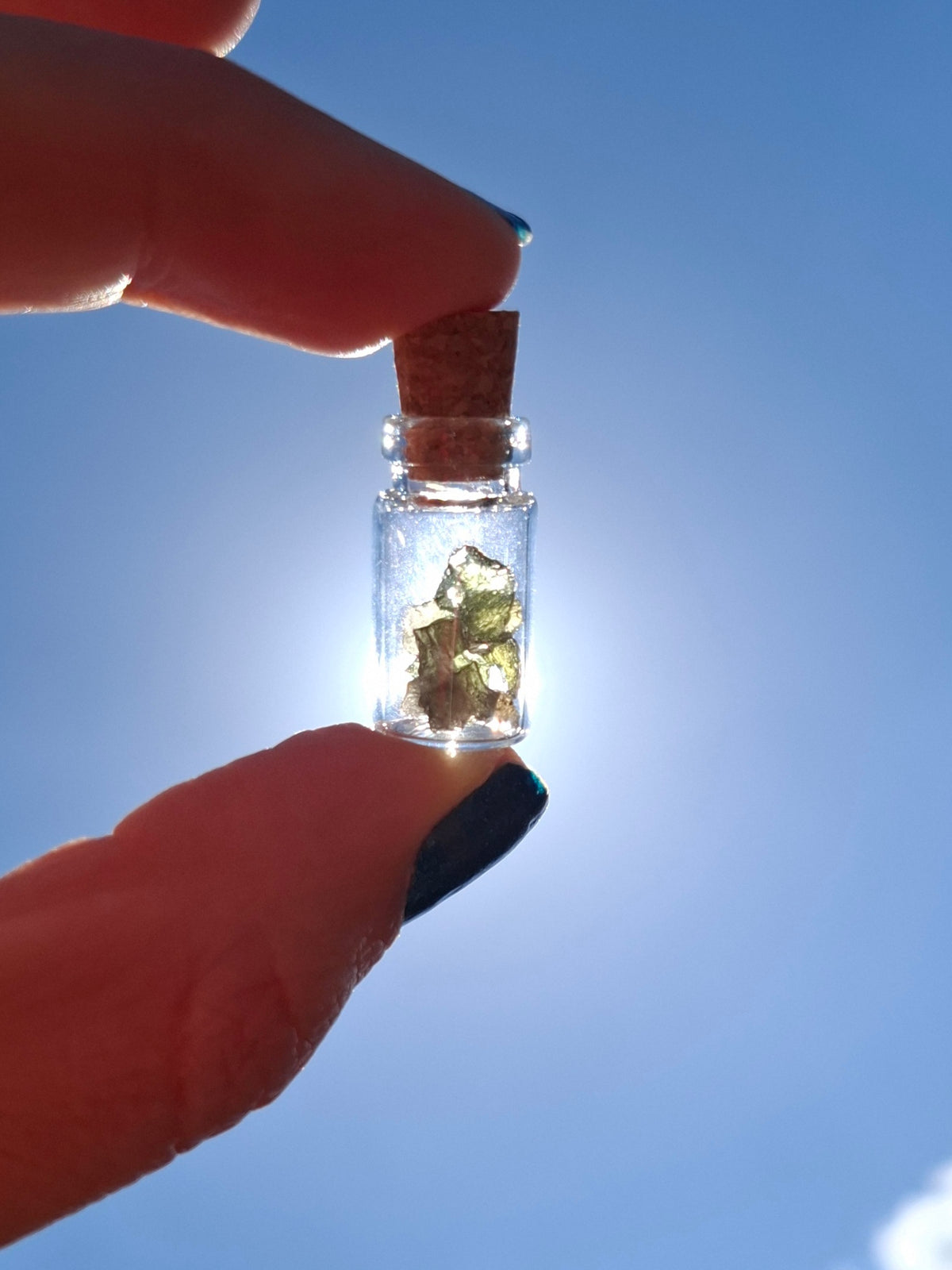 Moldavite Chips (0.50g) in 1ml Bottle, Tektite (Ref: B23)