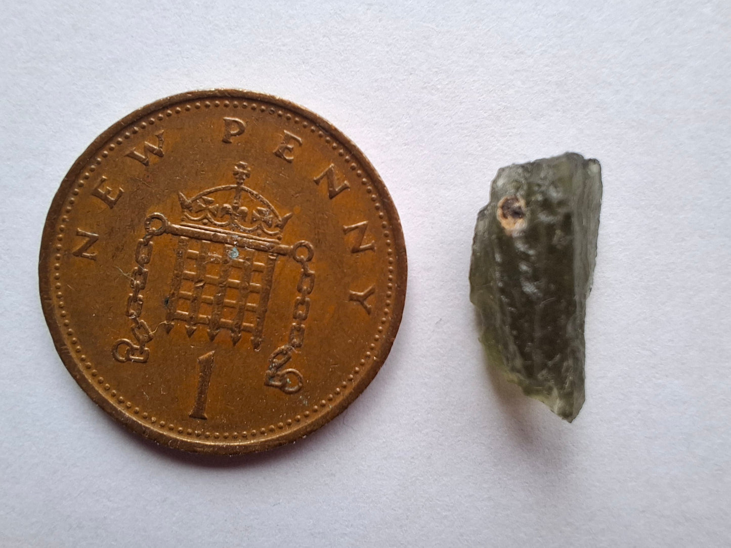 Moldavite Piece, 0.69g, Tektite (Ref: 1384)