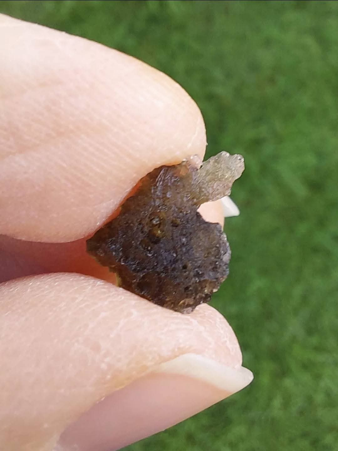 Moldavite Piece, 0.77g, Tektite (Ref: 895)