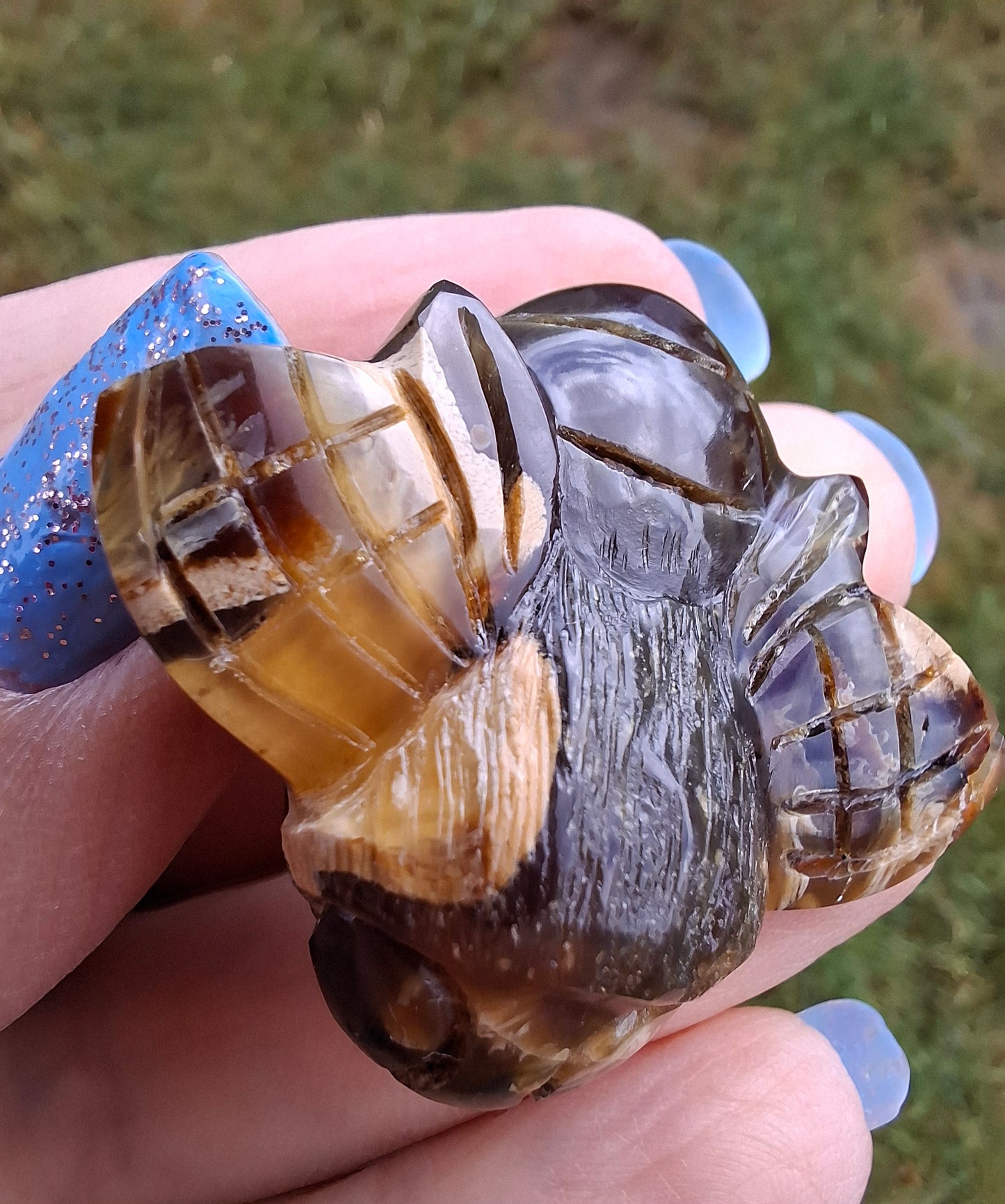 Red Amber Honey Bee Carving, 6.93g, Fossil (Ref: Bee33)