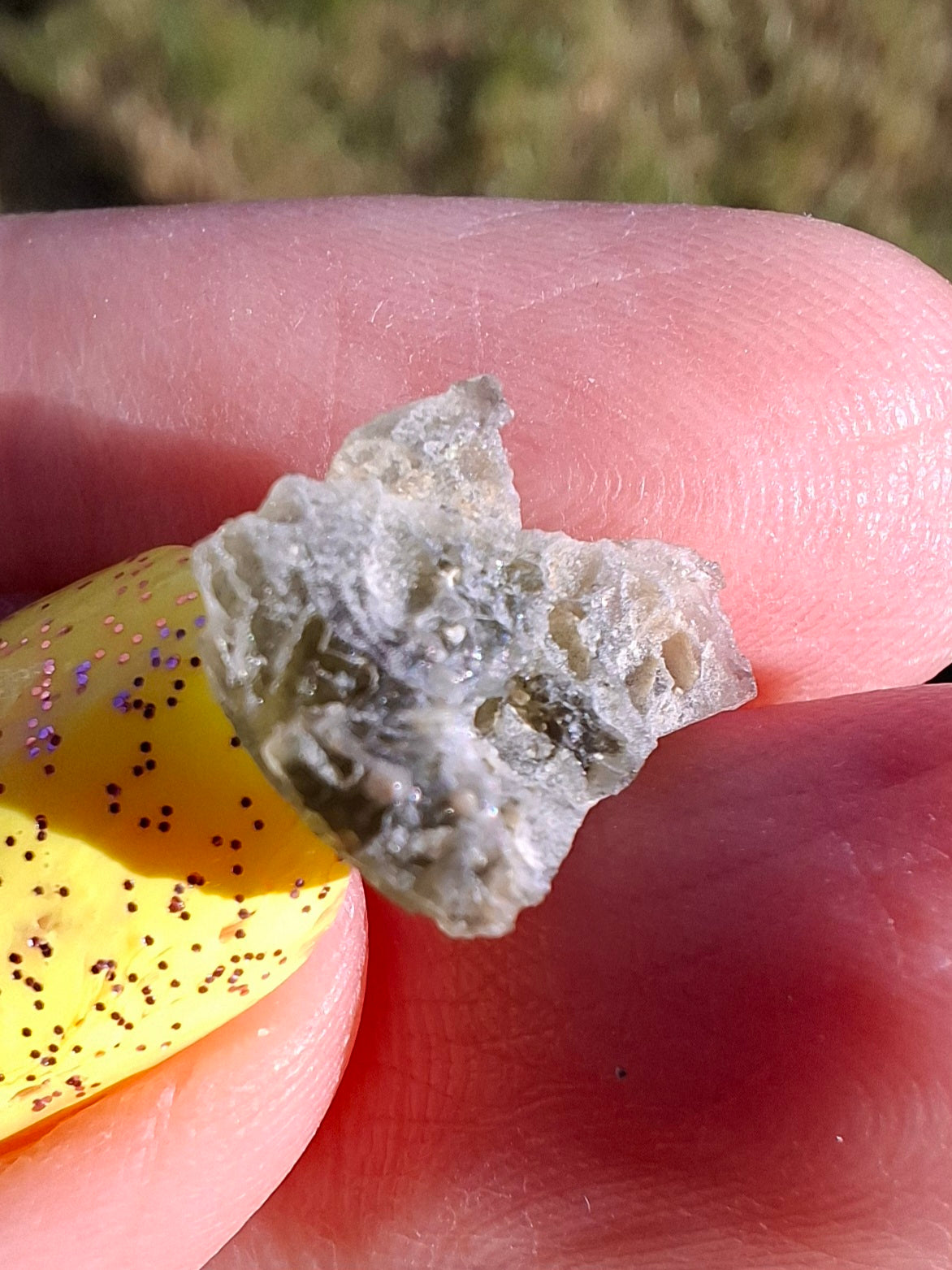 Moldavite Piece, 0.68g, Tektite (Ref: 1481)