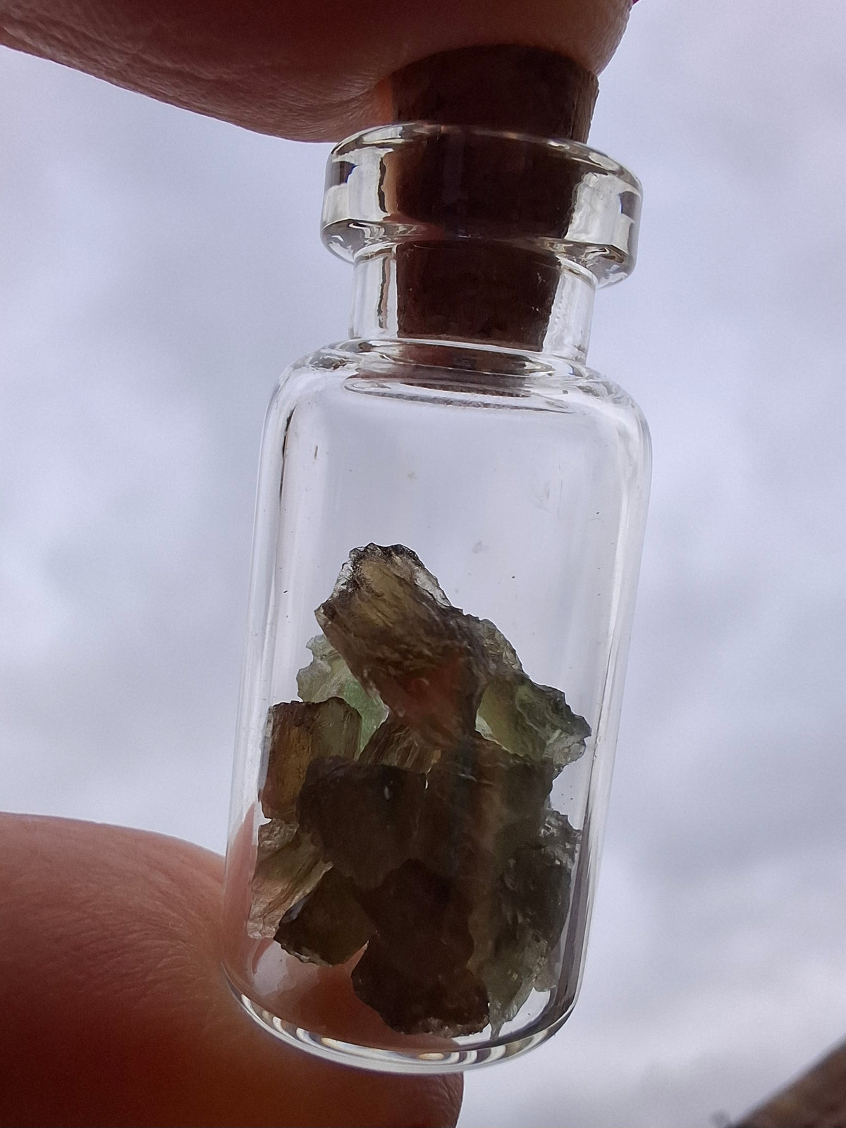 Moldavite Chips (2.00g) in 3ml Bottle, Tektite (Ref: B42)