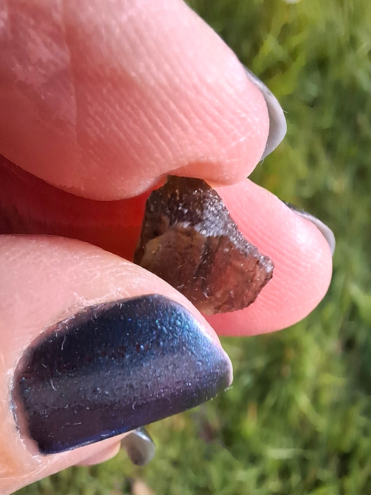 Moldavite Piece, 0.58g, Tektite (Ref: 1381)
