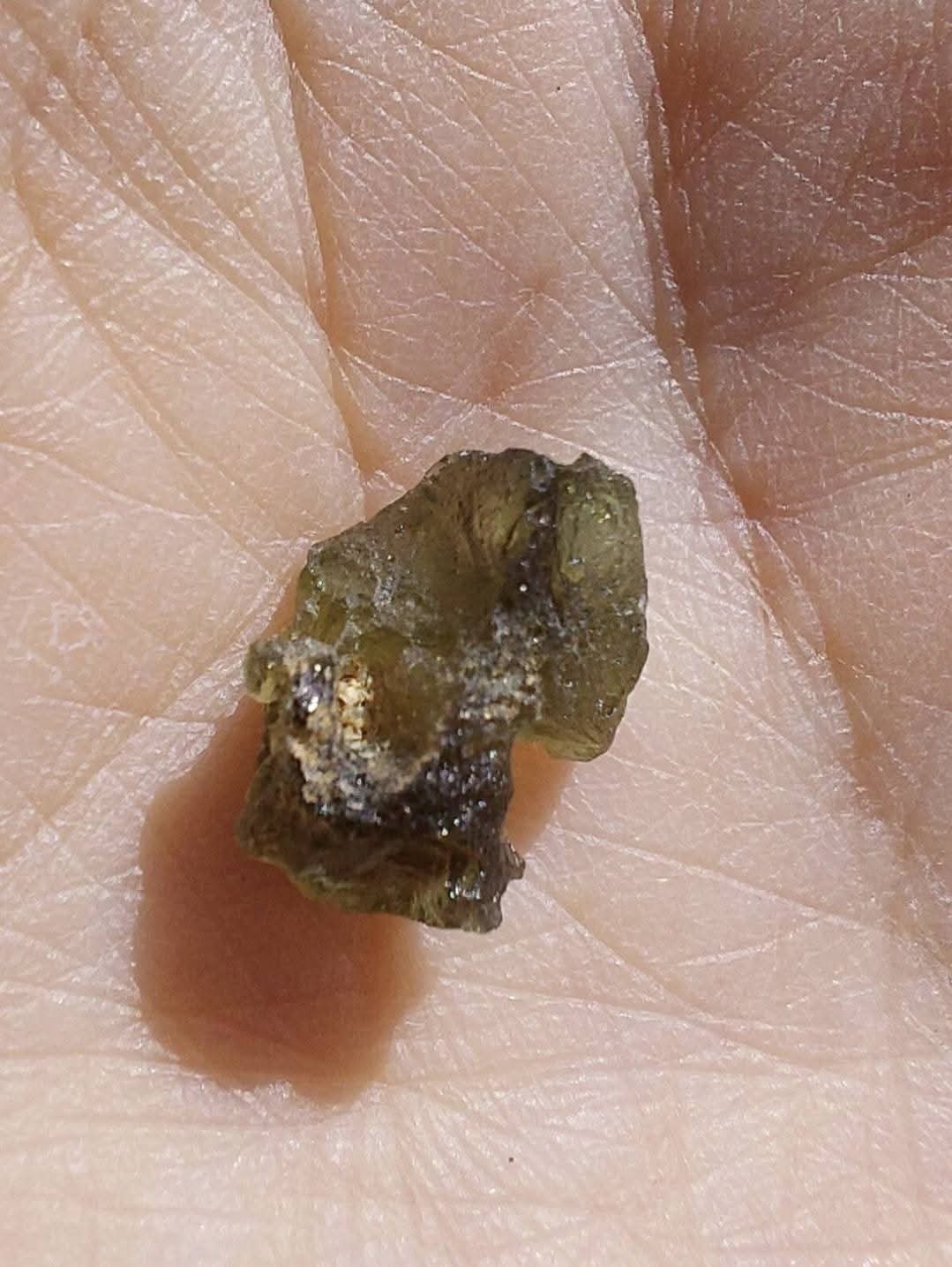 Moldavite Piece, 0.64g, Tektite (Ref: 1149)