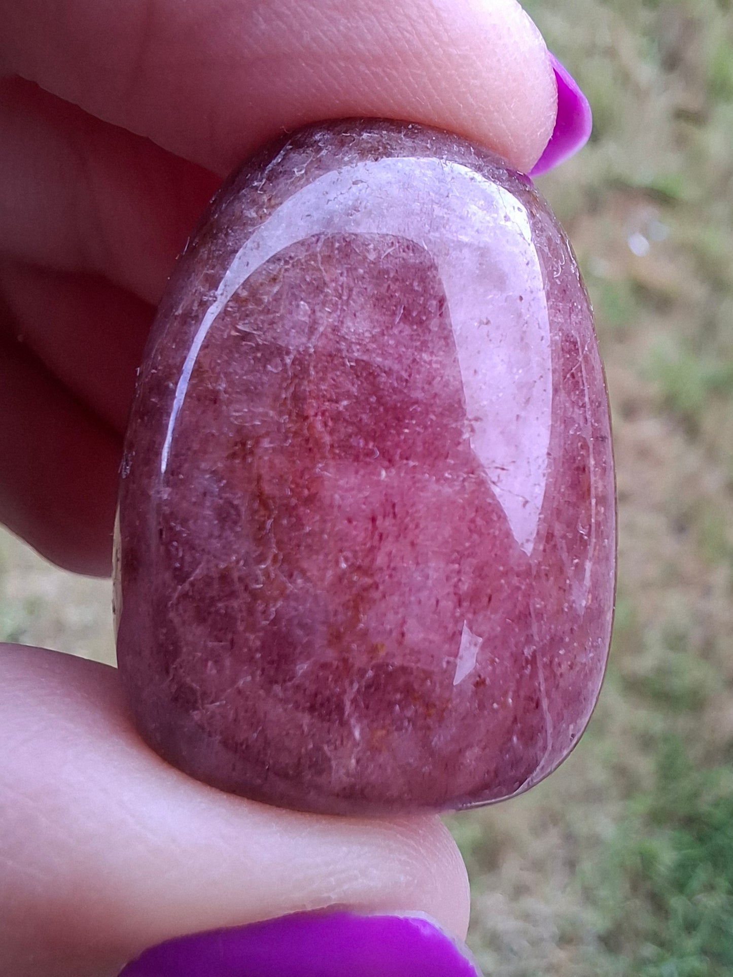 Strawberry Quartz, Tumble Stone, Crystal (Ref: T14)