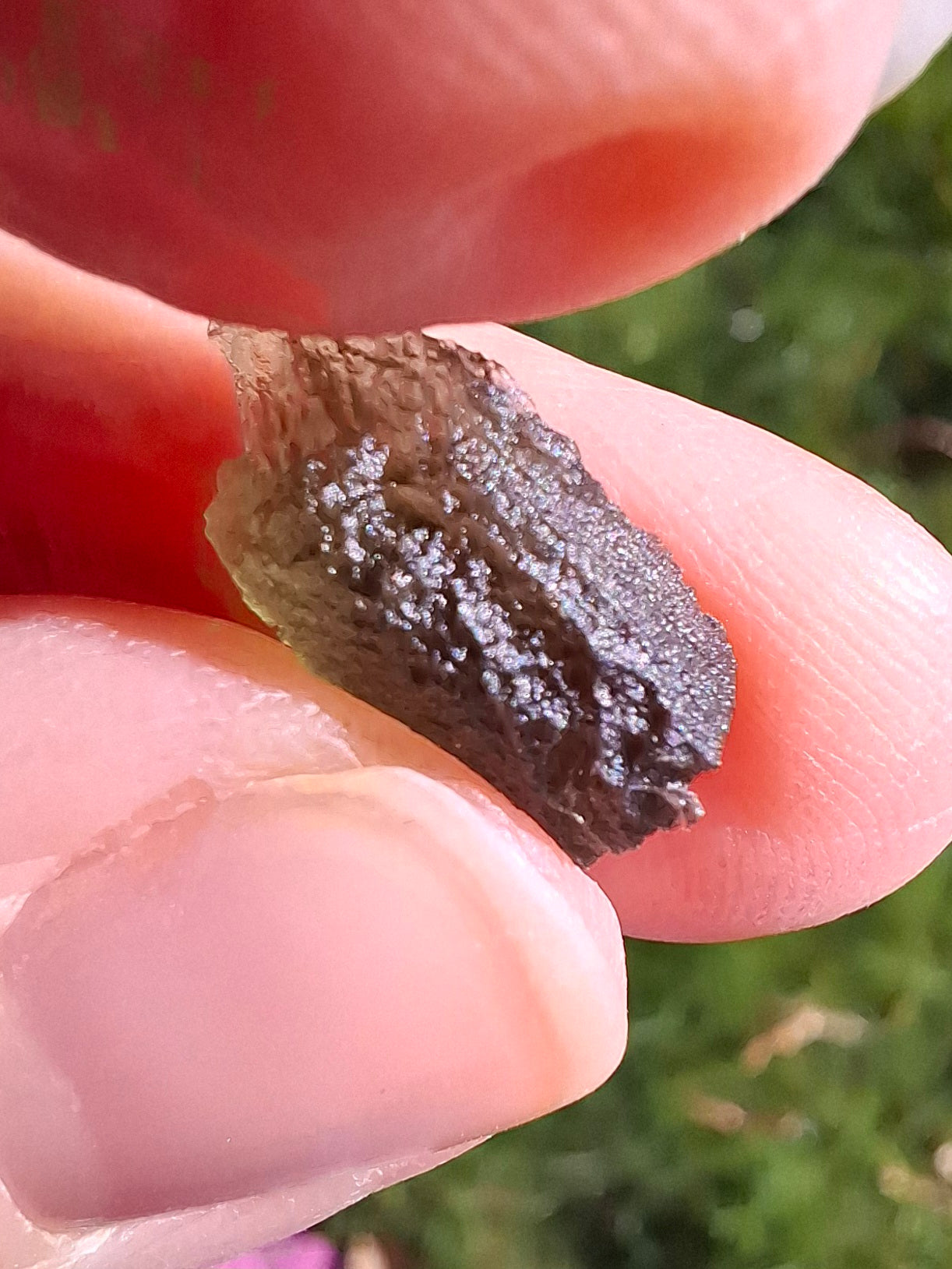 Moldavite Piece, 0.88g, Tektite (Ref: 1333)
