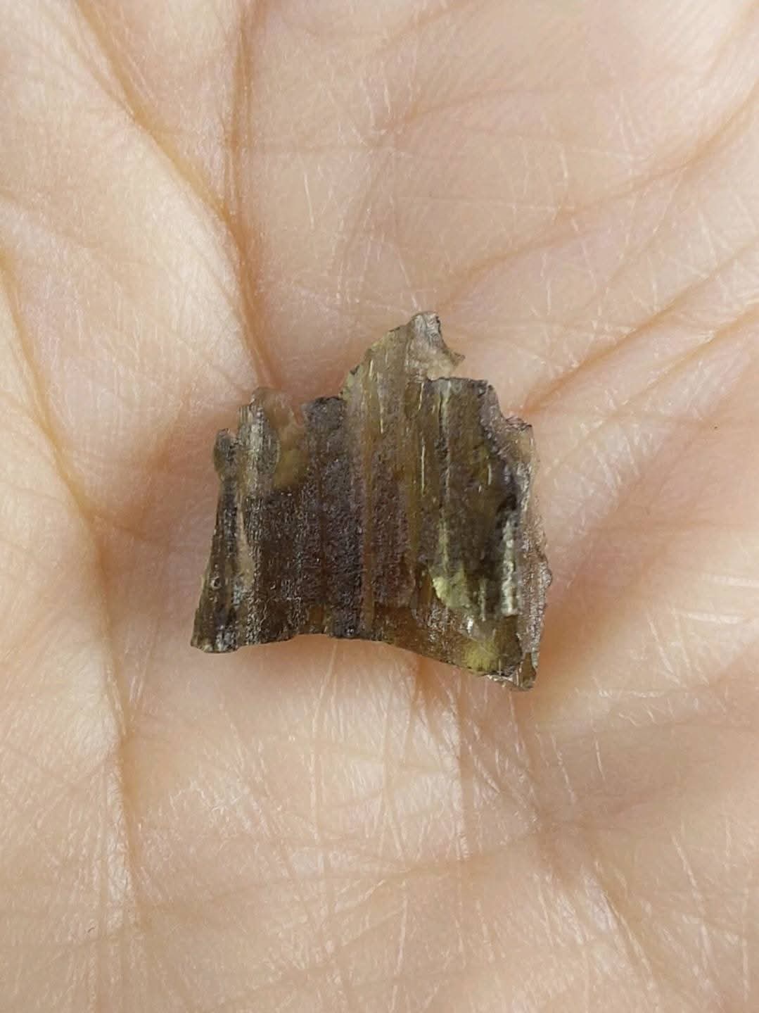 Moldavite Piece, 0.75g, Tektite (Ref: 889a)