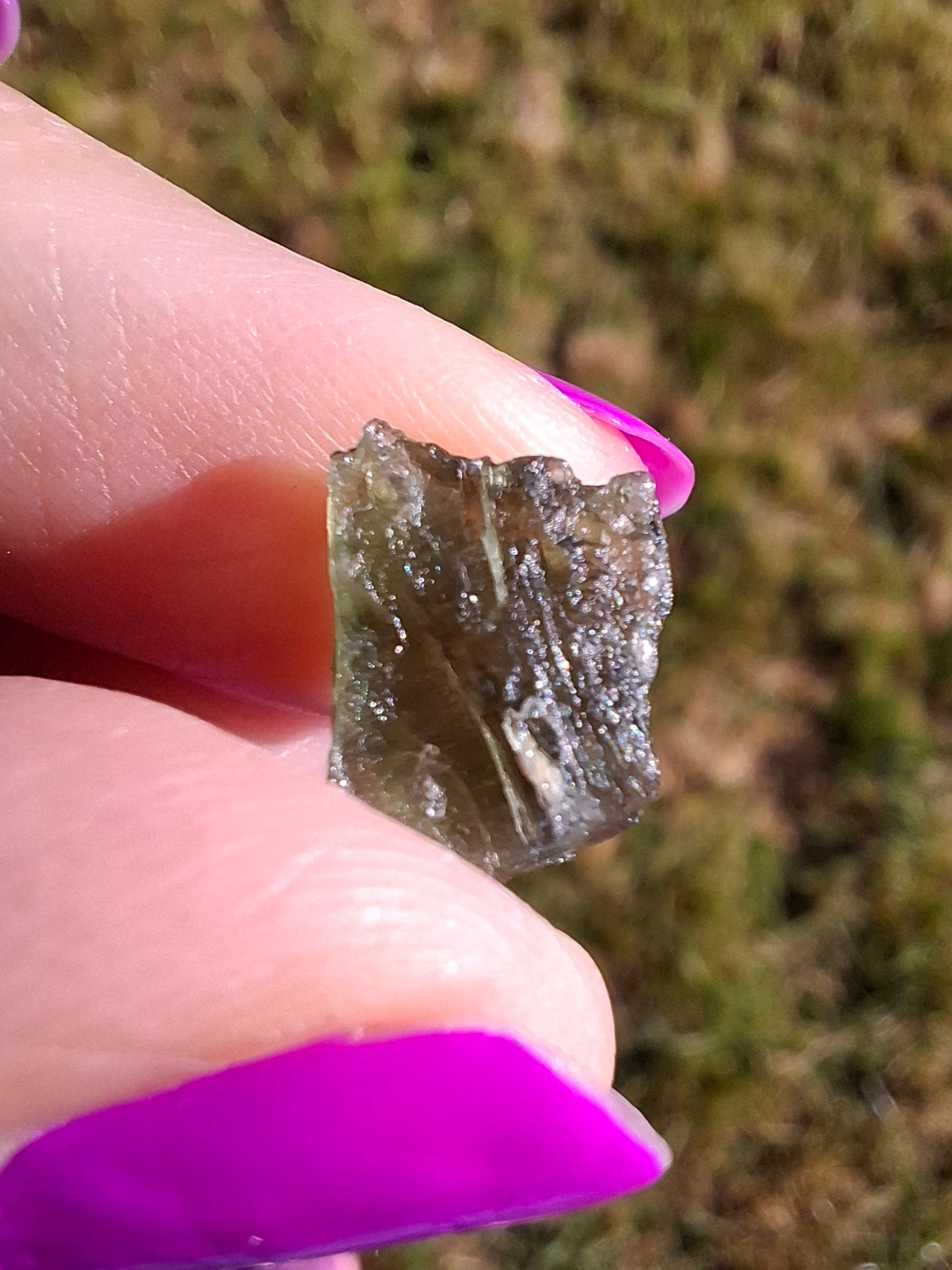 Moldavite Piece, 0.84g, Tektite (Ref: 1445)