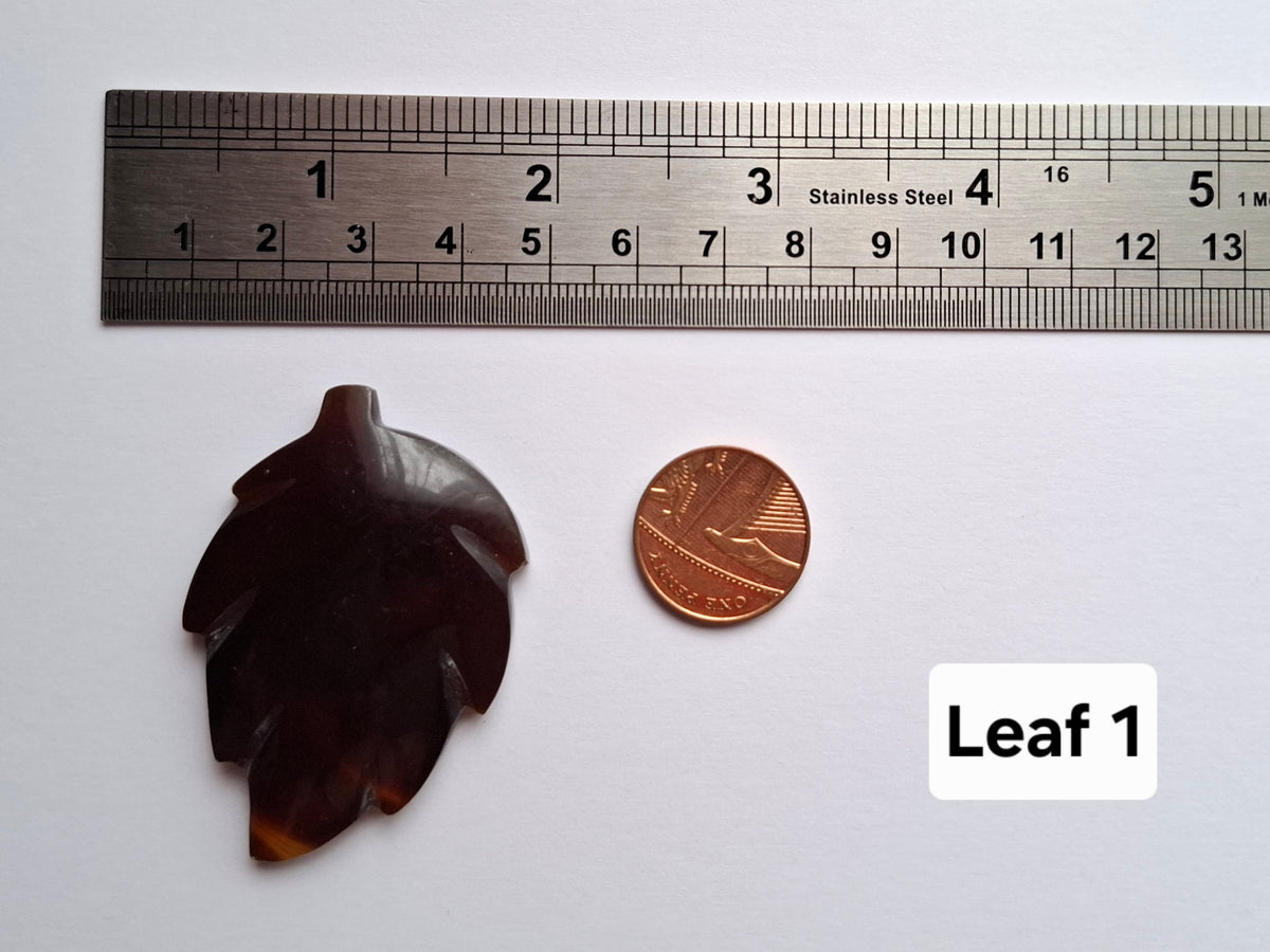 Red Amber Leaf Carving, 8.45g, Fossil (Ref: Leaf1)