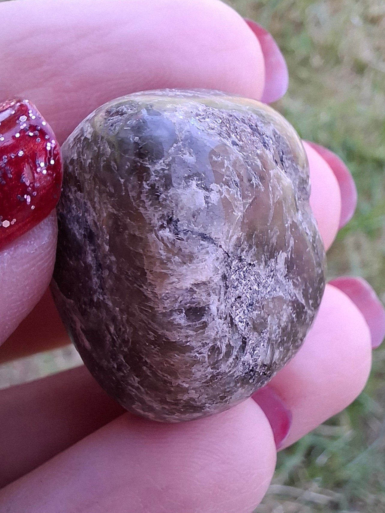 Labradorite, Tumble Stone, Crystal (Ref: T210)
