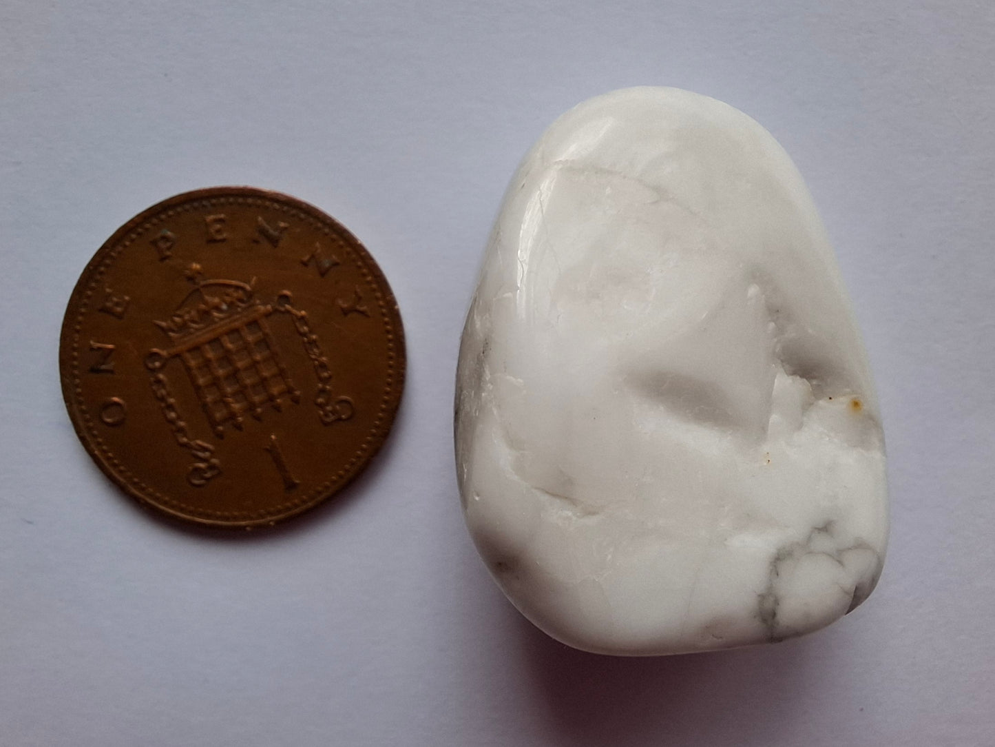 Howlite, Tumble Stone, Crystal (Ref: T34)