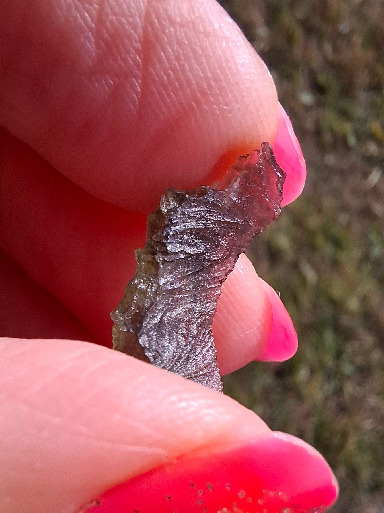 Moldavite Piece, 0.69g, Tektite (Ref: 1486)