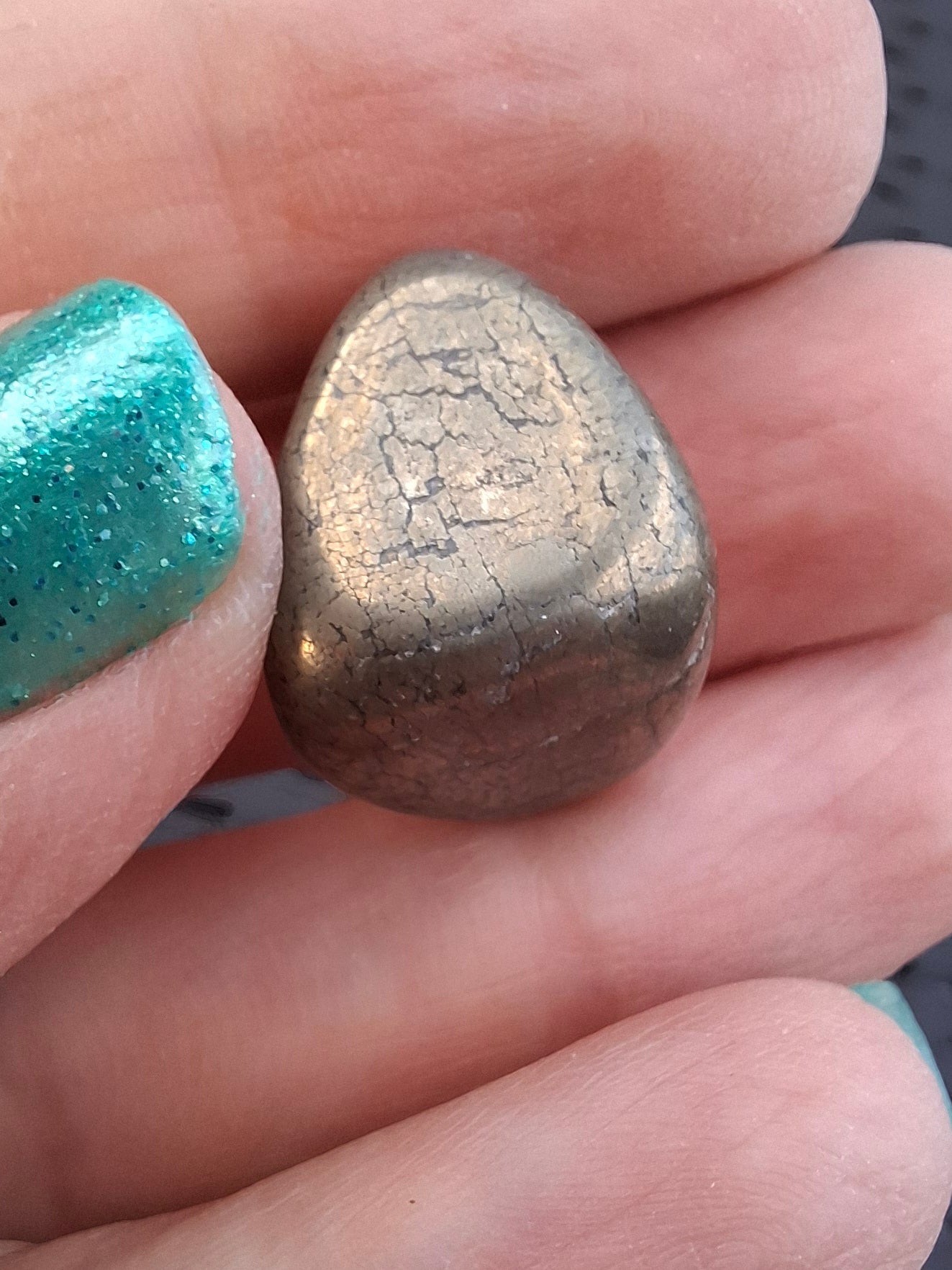 Apache Gold Tumble Stone, Crystal (Ref: T229)