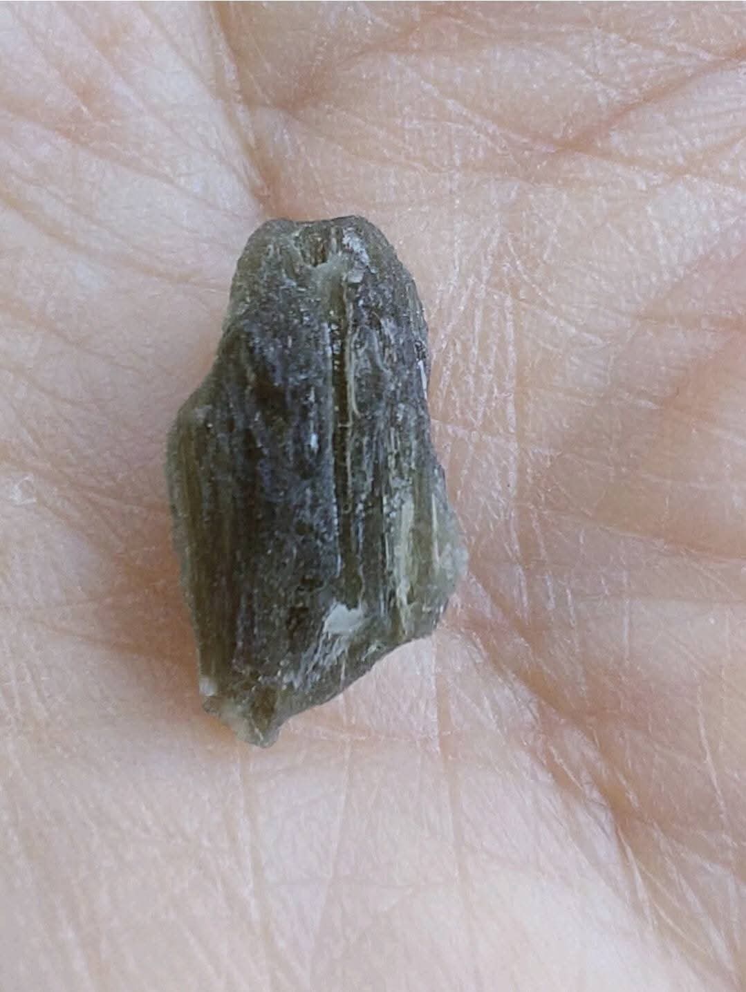 Moldavite Piece, 0.70g, Tektite (Ref: 774)