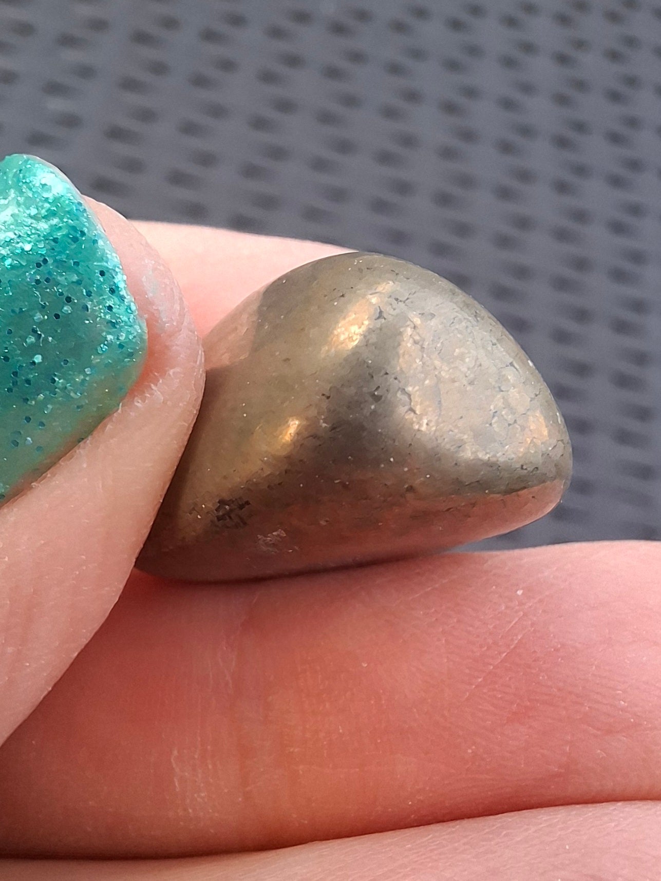 Apache Gold Tumble Stone, Crystal (Ref: T232)