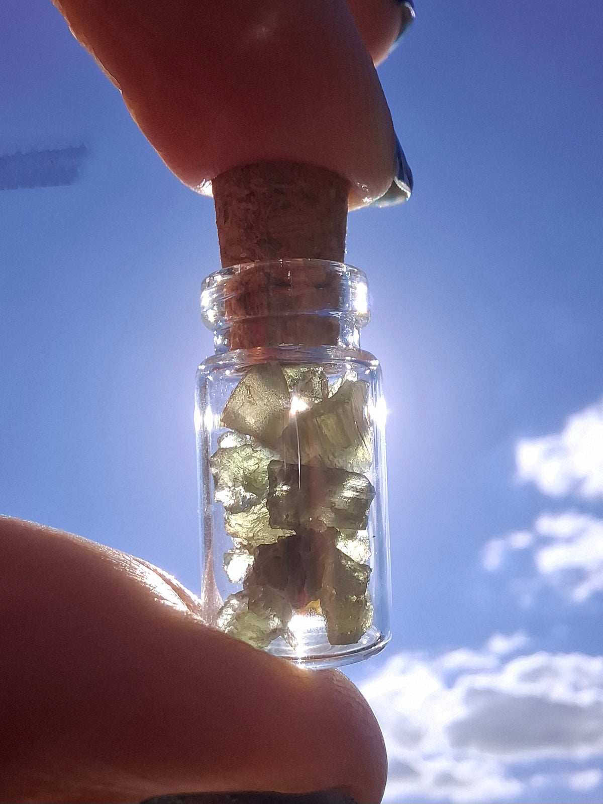 Moldavite Chips (1.00g) in 1ml Bottle, Tektite (Ref: B37)