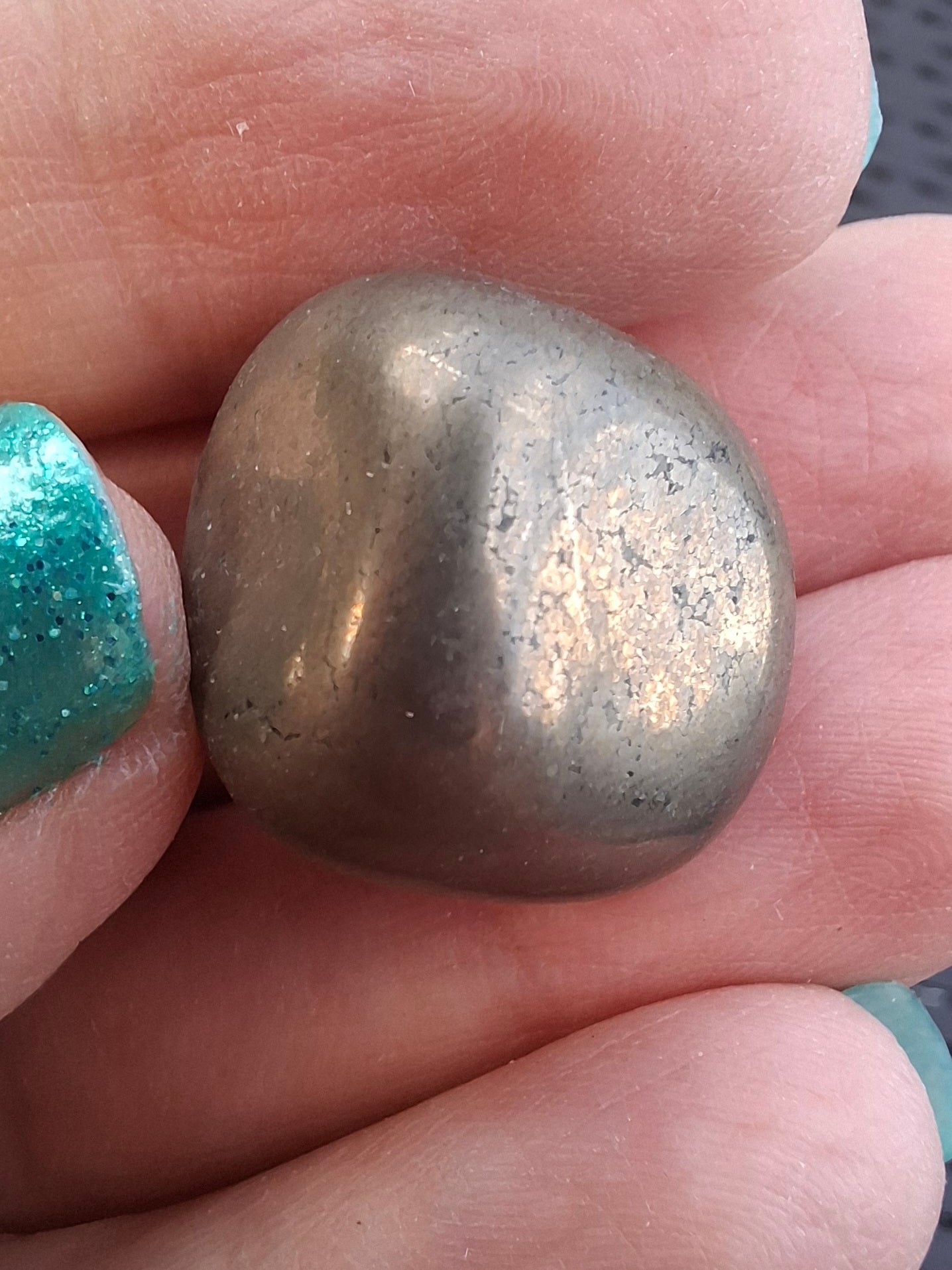 Apache Gold Tumble Stone, Crystal (Ref: T231)