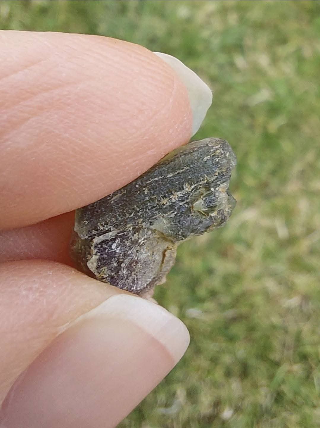 Moldavite Piece, 0.81g, Tektite (Ref: E164)