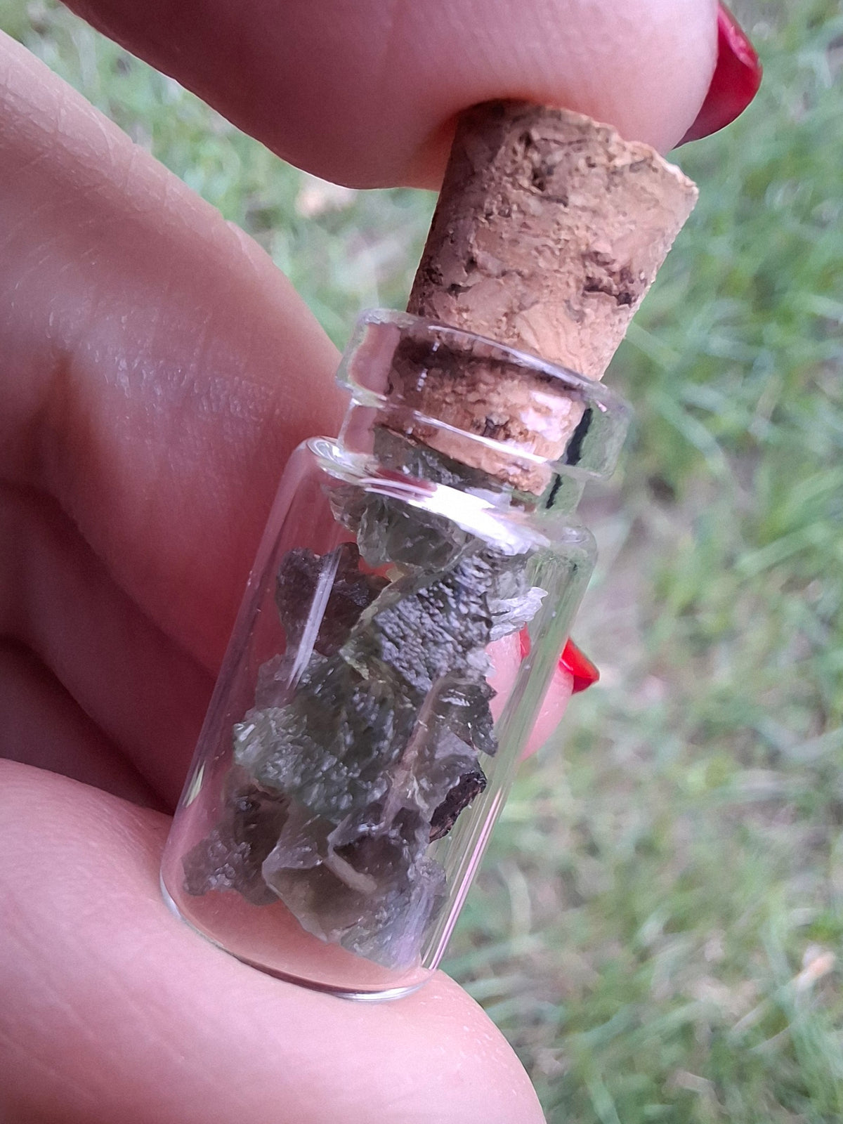 Moldavite Chips (1.00g) in 1ml Bottle, Tektite (Ref: B34)