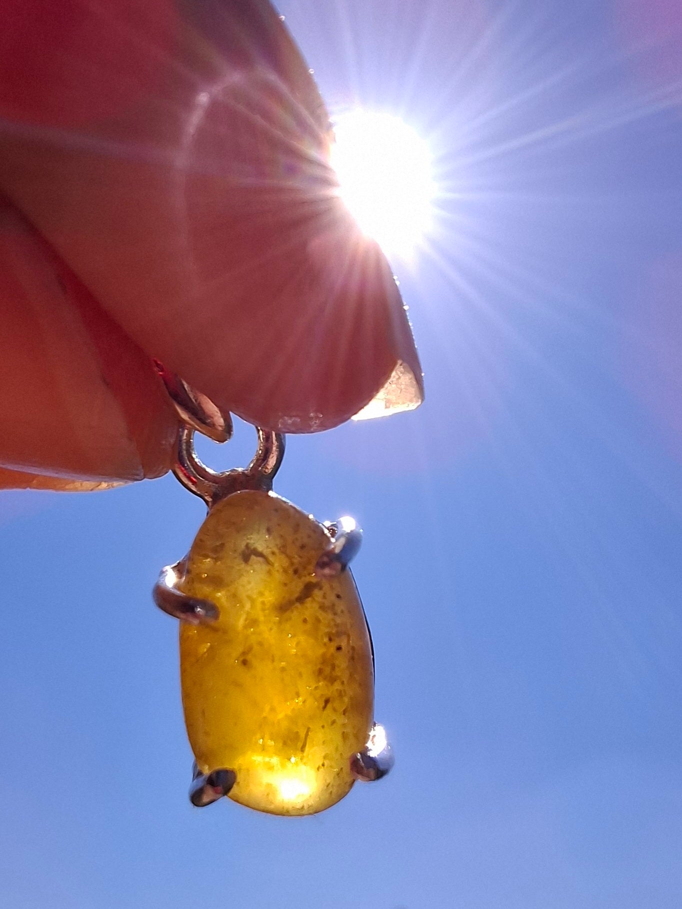 Baltic Amber Pendant, 925 Silver, Fossil (Ref: AP24)