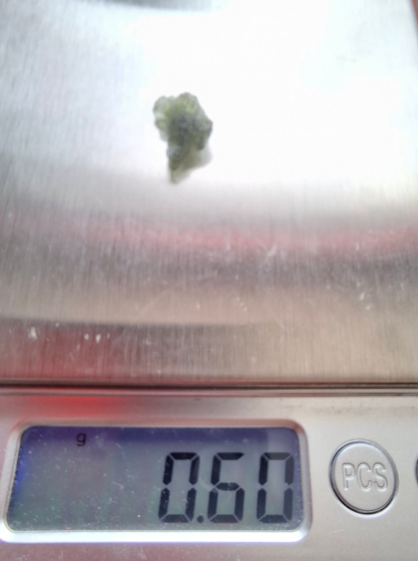 Moldavite Piece, 0.60g, Tektite (Ref: 1403)
