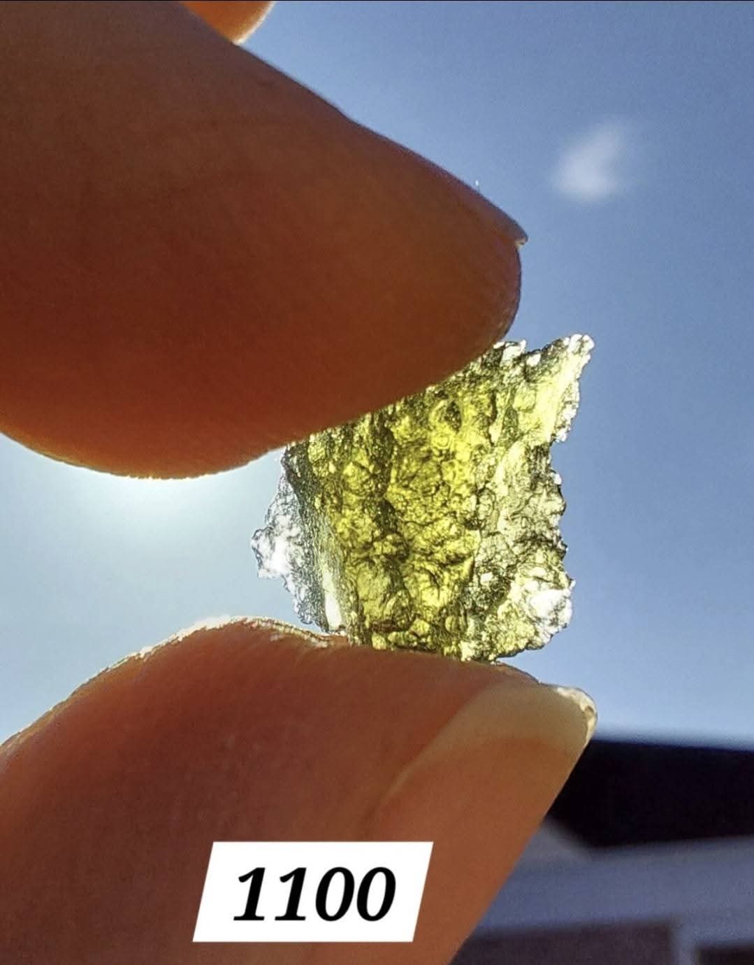 Moldavite Piece, 0.65g, Tektite (Ref: 1100)