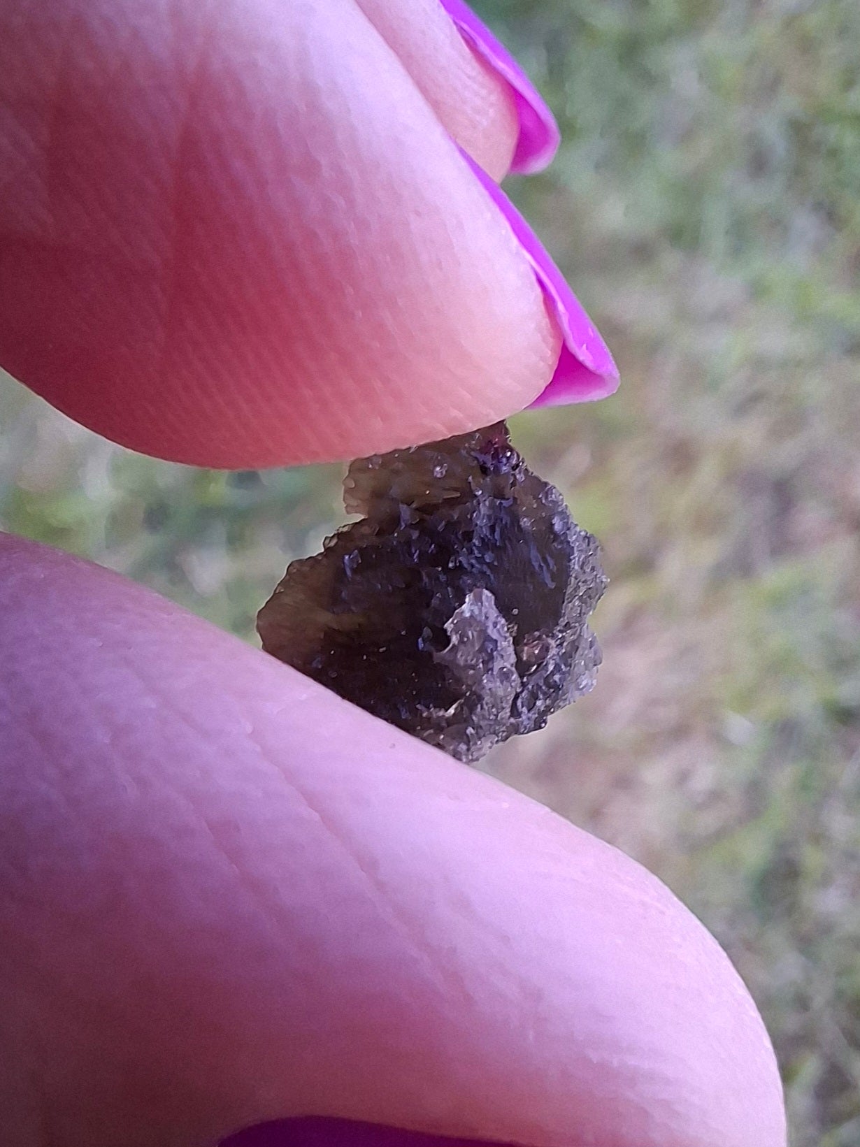 Moldavite Piece, 0.65g, Tektite (Ref: 1459)