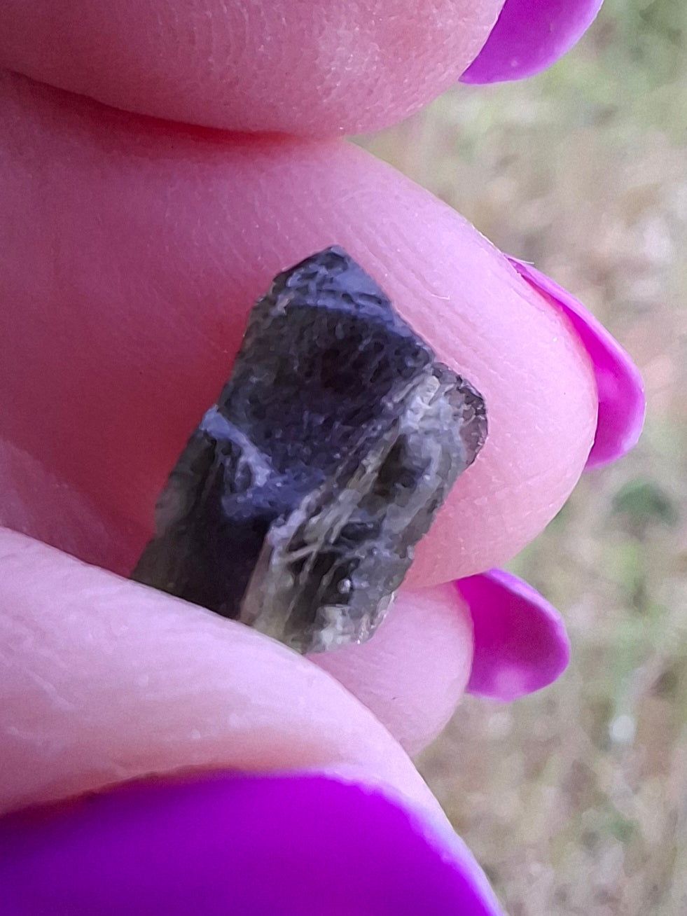 Moldavite Piece, 0.81g, Tektite (Ref: 1449)