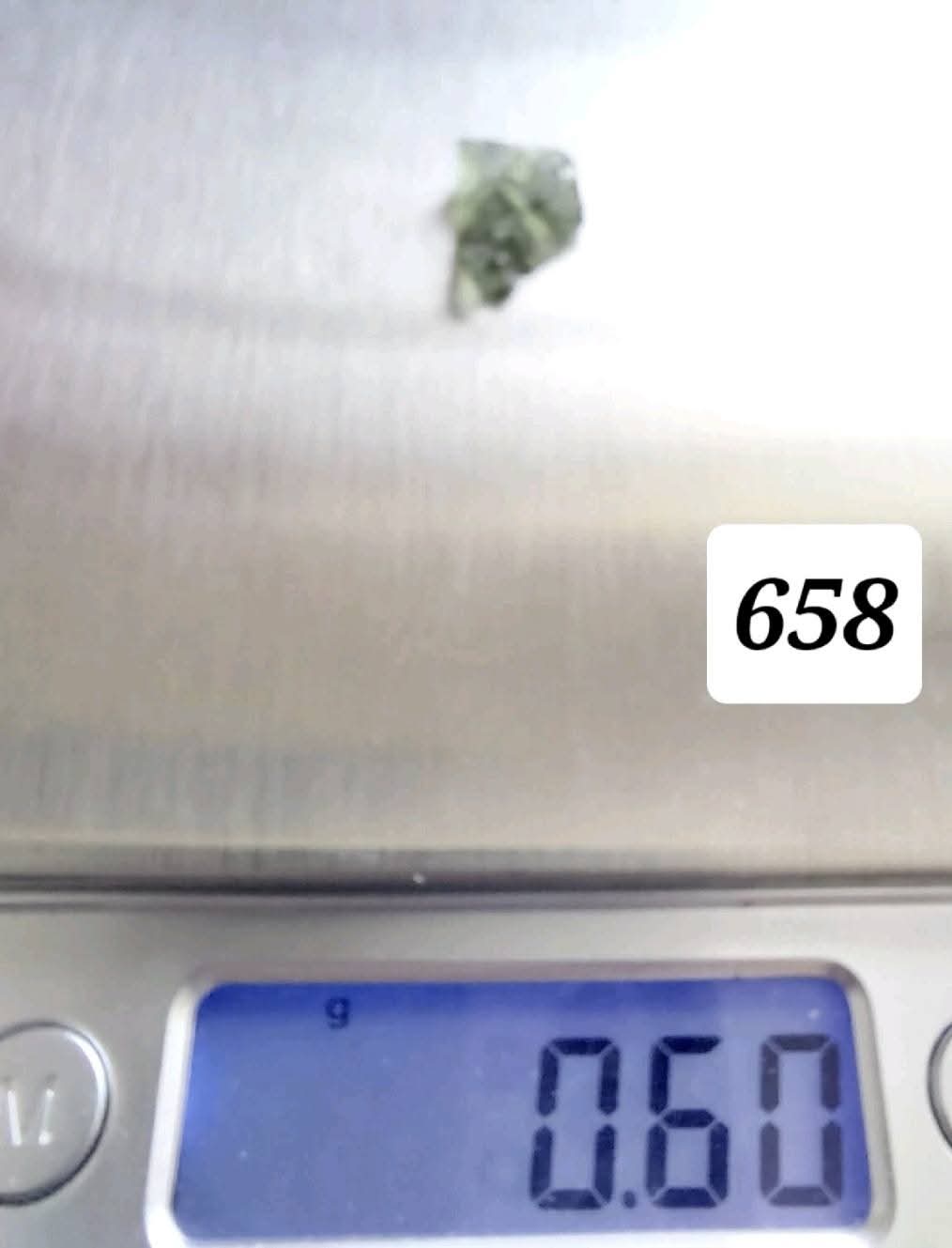 Moldavite Piece, 0.60g, Tektite (Ref: 658)