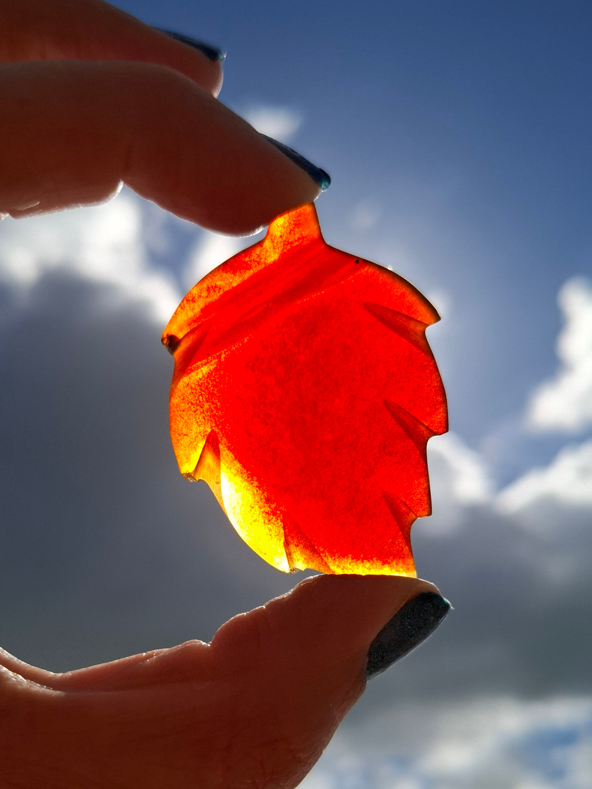 Red Amber Leaf Carving, 7.52g, Fossil (Ref: Leaf6)