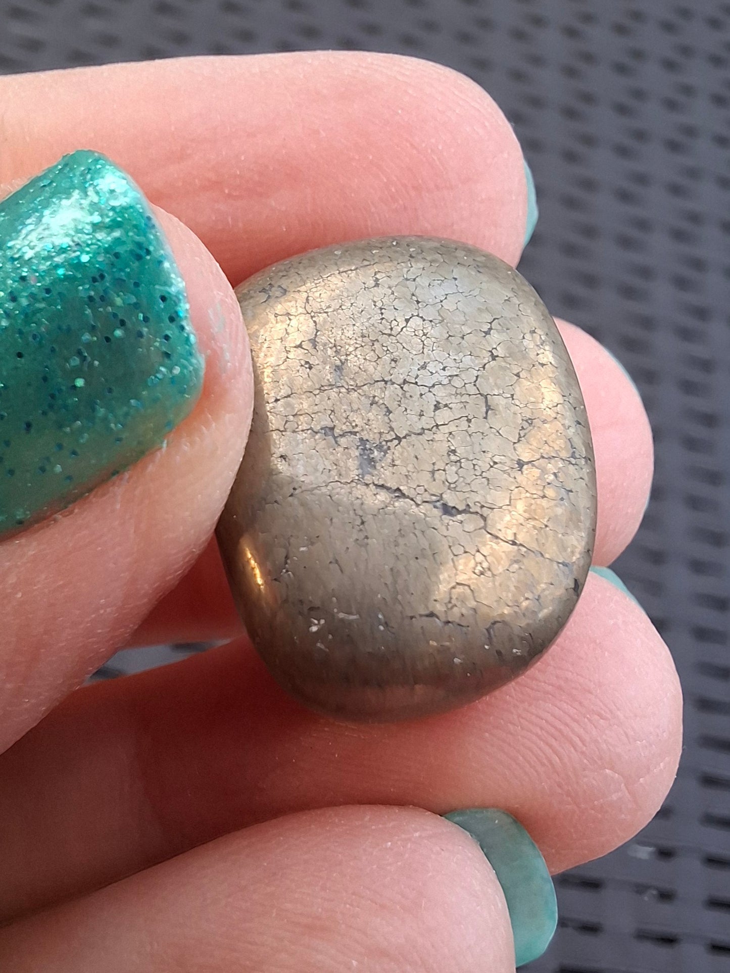 Apache Gold Tumble Stone, Crystal (Ref: T232)