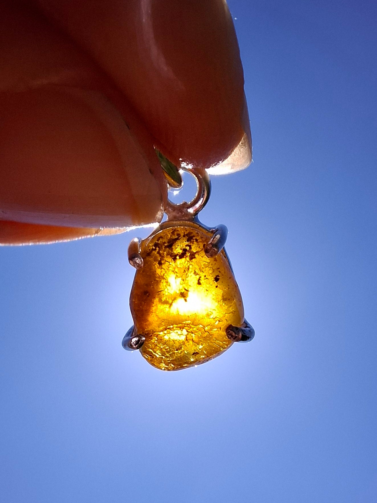 Baltic Amber Pendant, 925 Silver, Fossil (Ref: AP17)