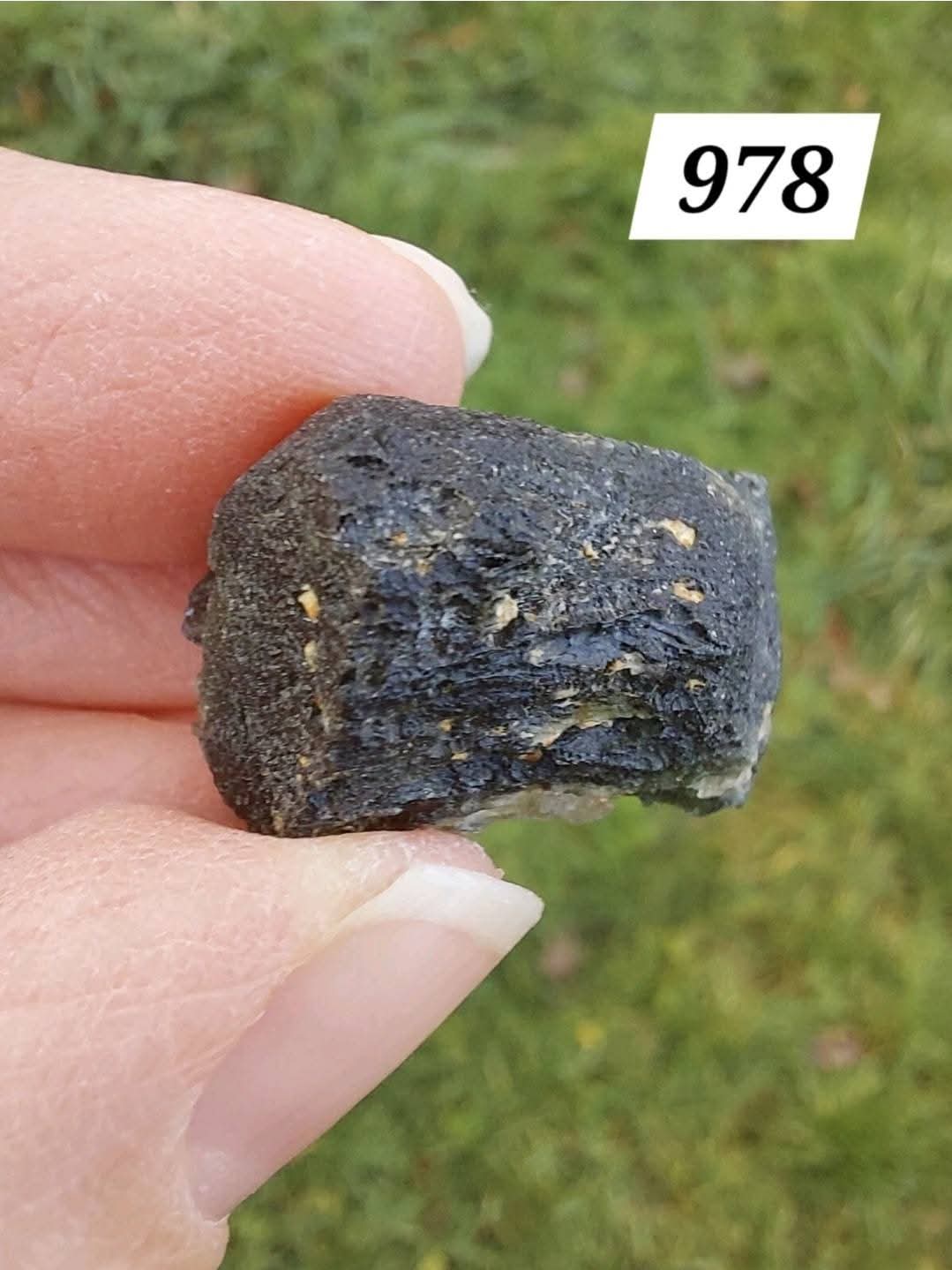 Moldavite Piece, NESMEN HURKA, 8.81g, Tektite (Ref: 978)