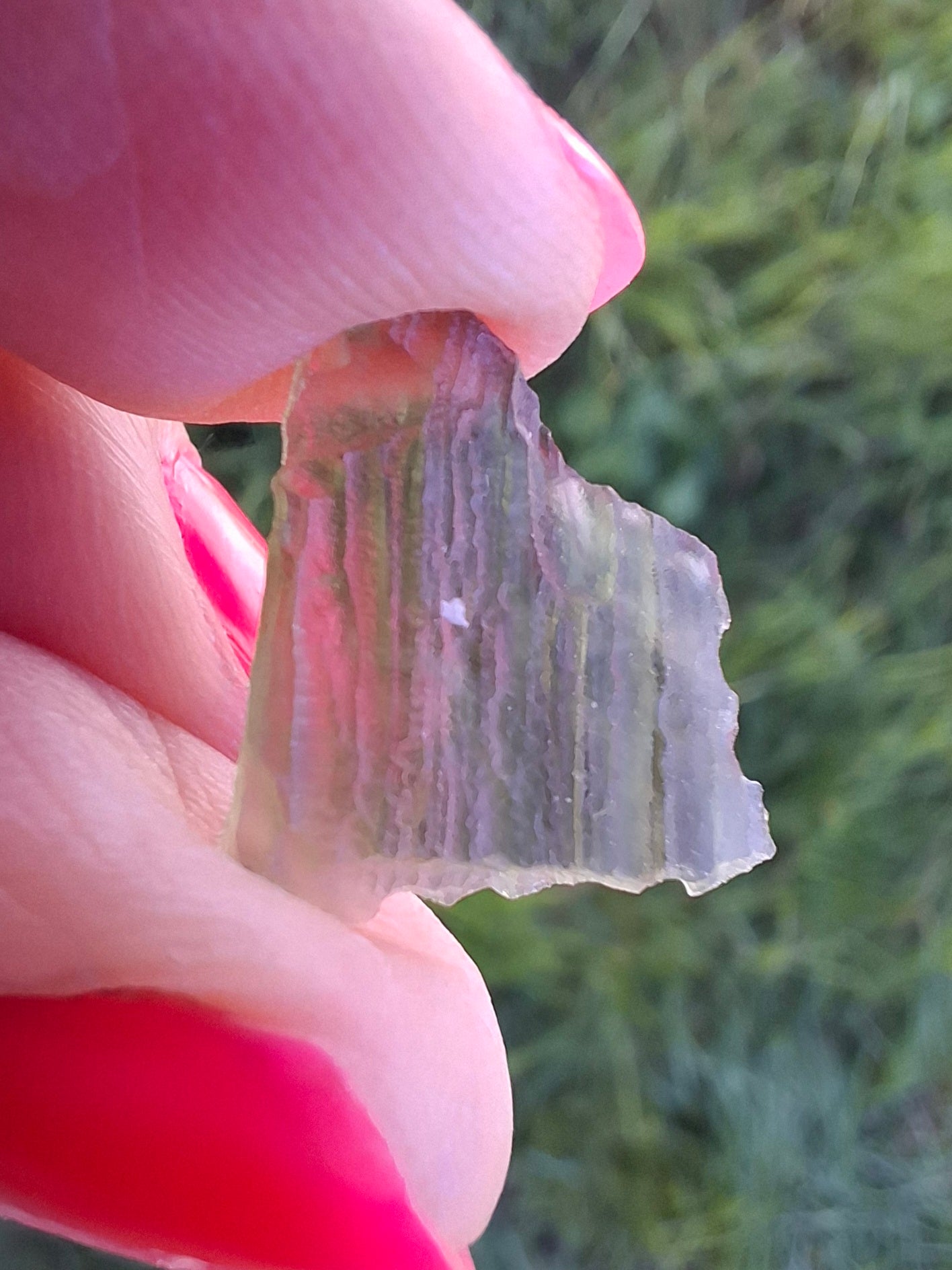 Moldavite Piece, 0.69g, Tektite (Ref: 1405)