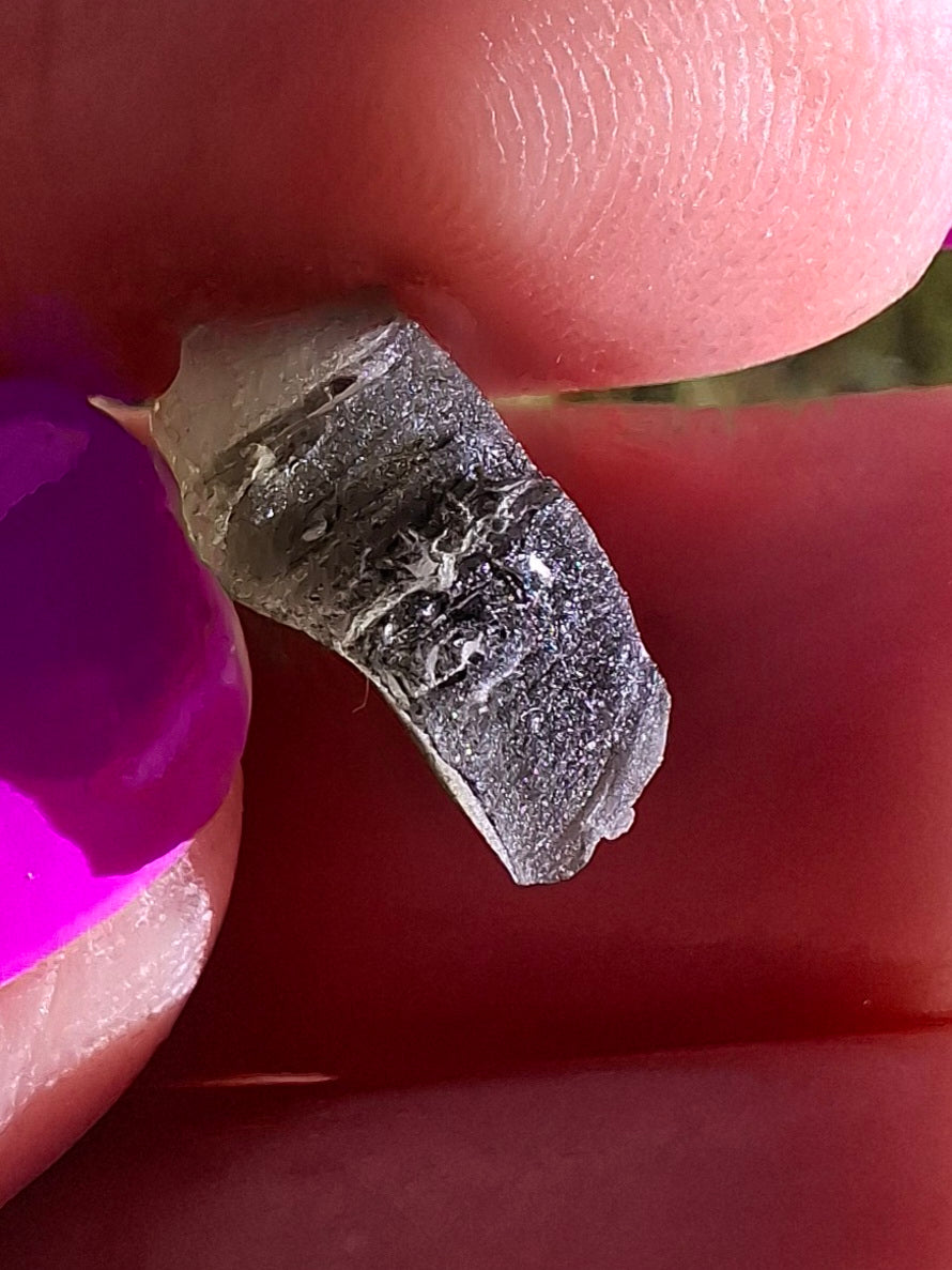 Moldavite Piece, 0.87g, Tektite (Ref: 1453)